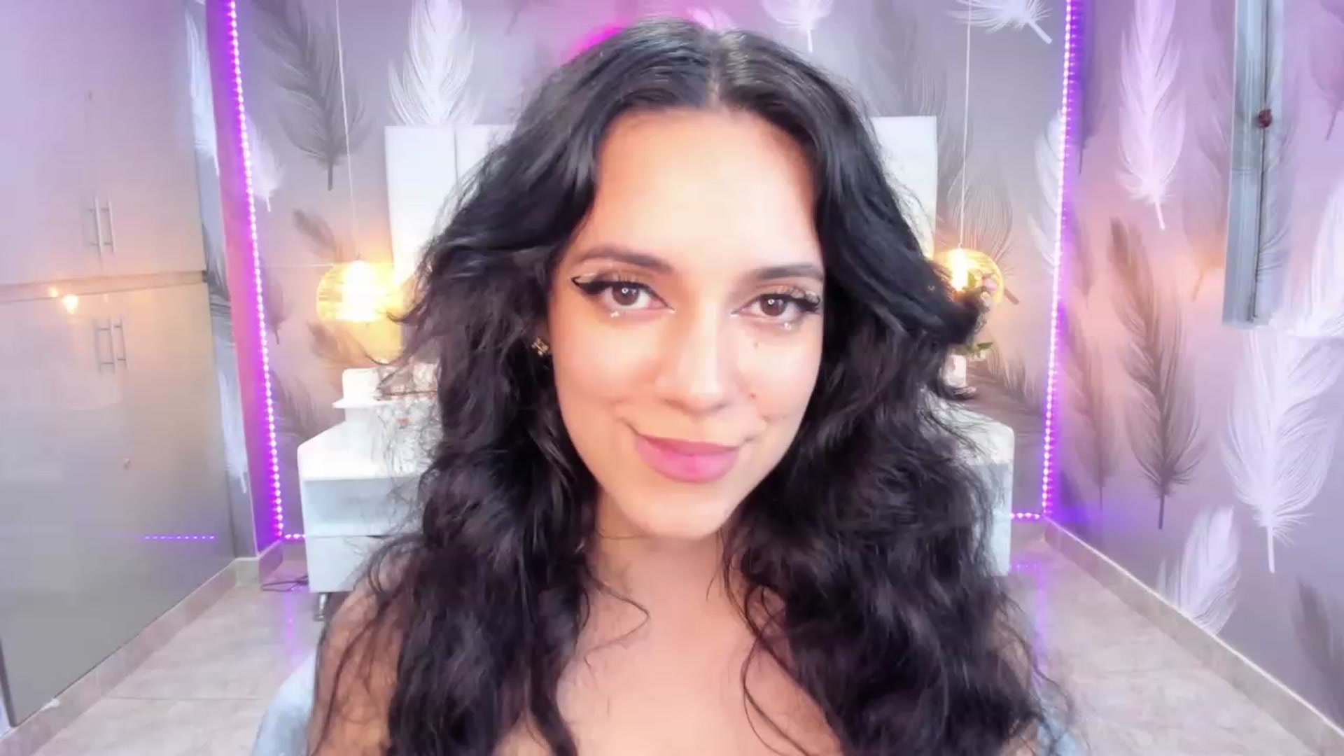 Gallery image thumbnail from SkinnyVeronik's myfreecams stream on, 02/02/2023, 17:56 image 19 of 20