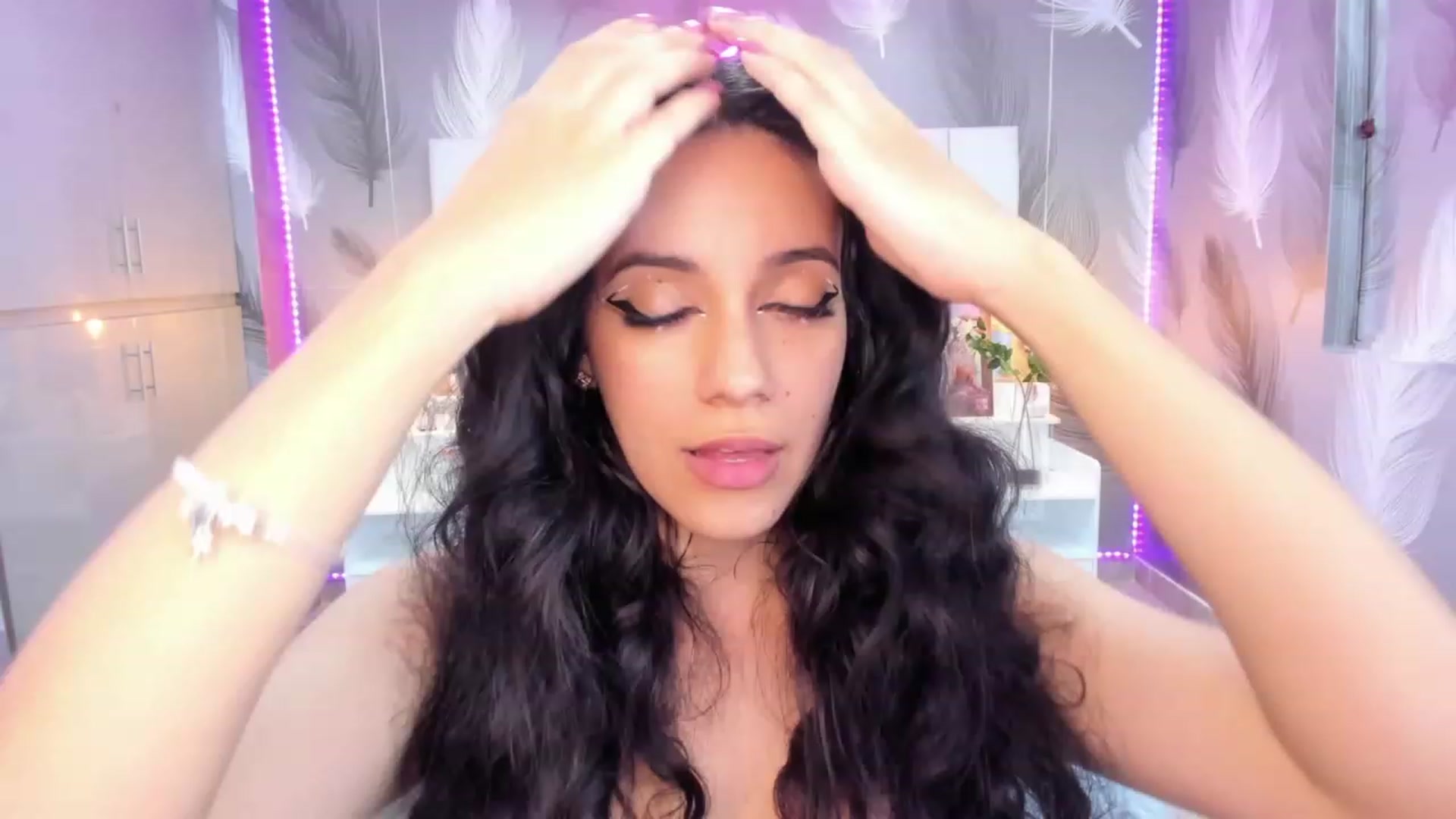 Gallery image thumbnail from SkinnyVeronik's myfreecams stream on, 02/02/2023, 17:56 image 18 of 20