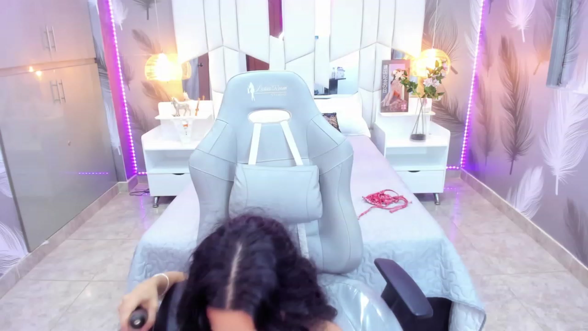 Gallery image thumbnail from SkinnyVeronik's myfreecams stream on, 02/02/2023, 17:56 image 10 of 20