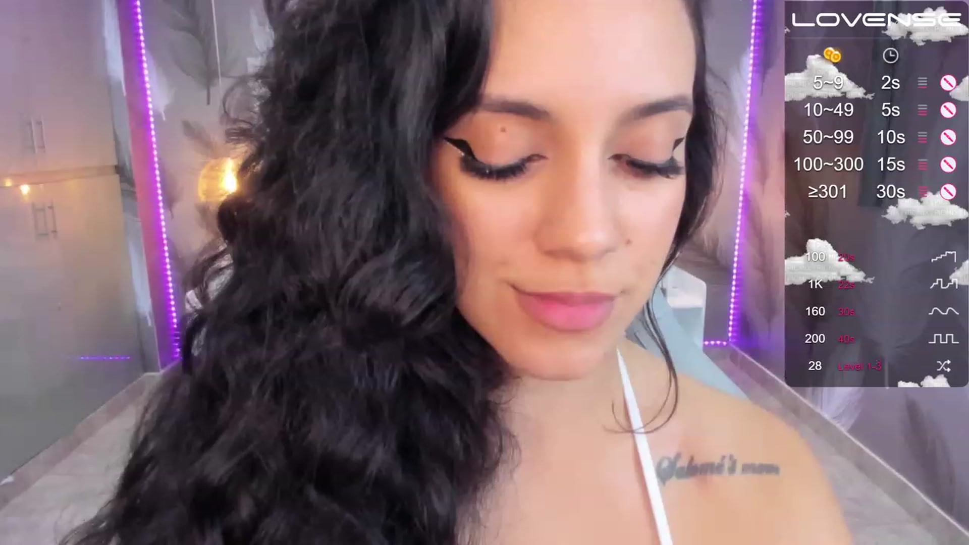 Gallery image thumbnail from SkinnyVeronik's myfreecams stream on, 02/03/2023, 15:32 image 10 of 20