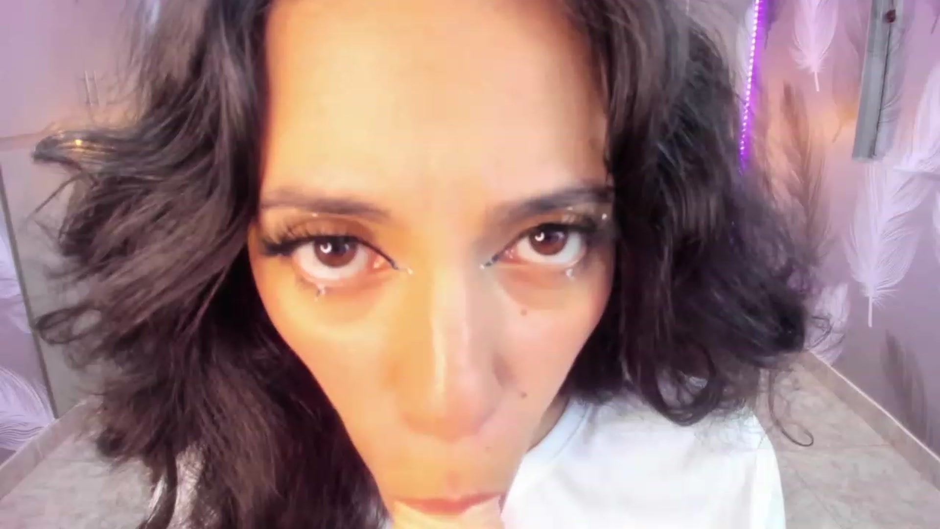 Gallery image thumbnail from SkinnyVeronik's myfreecams stream on, 02/04/2023, 13:19 image 4 of 20