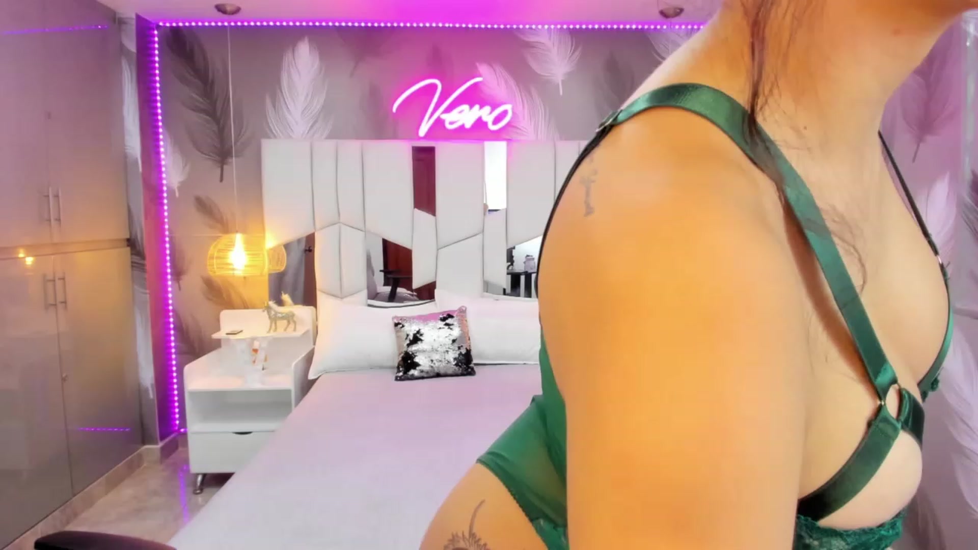 Gallery image thumbnail from SkinnyVeronik's myfreecams stream on, 02/05/2023, 12:27 image 11 of 20