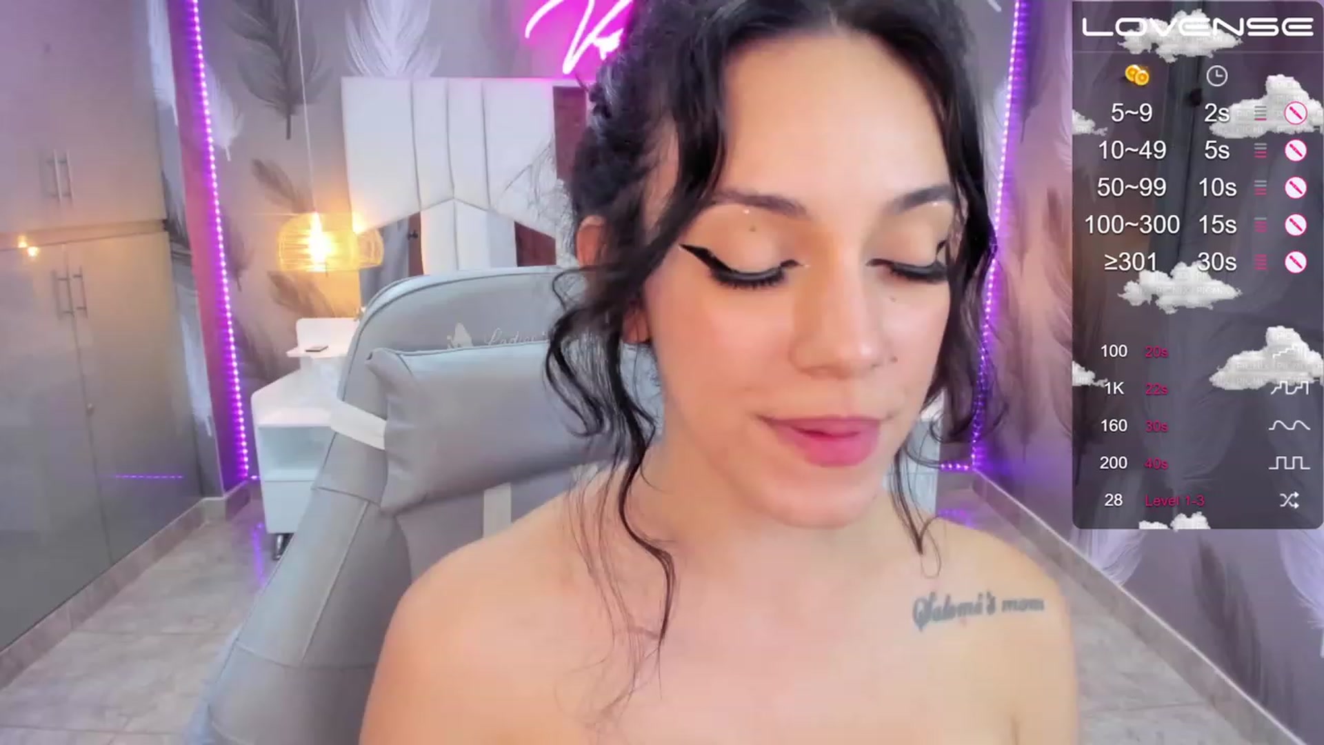 Gallery image thumbnail from SkinnyVeronik's myfreecams stream on, 02/05/2023, 14:04 image 10 of 20