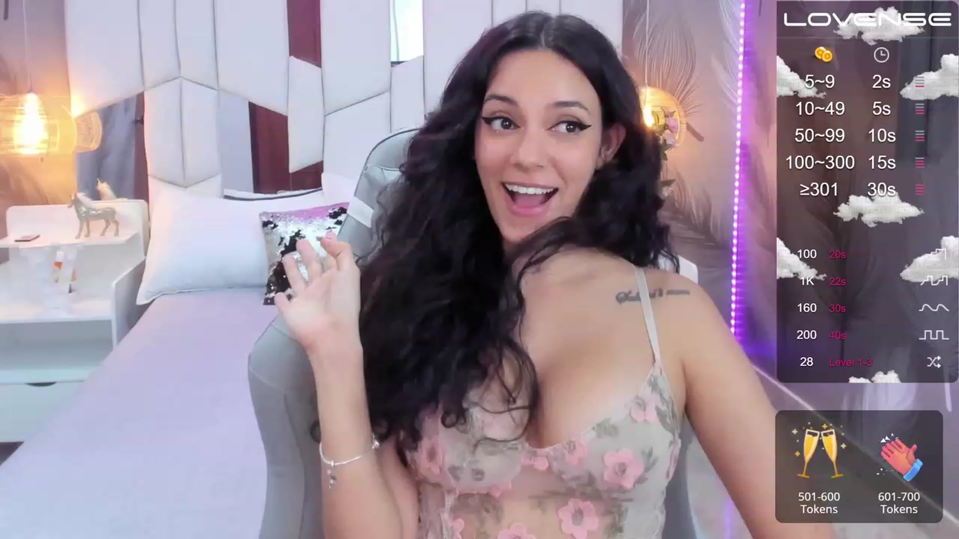 Gallery image thumbnail from SkinnyVeronik's myfreecams stream on, 02/05/2023, 15:07 image 13 of 20