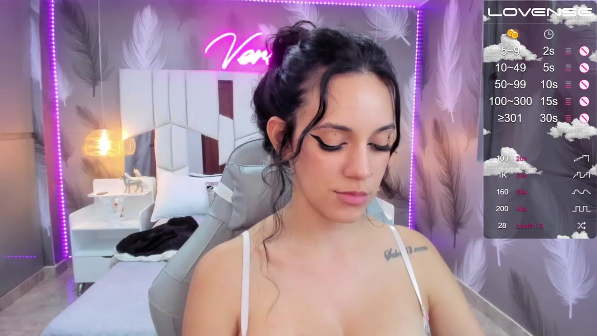 Gallery image thumbnail from SkinnyVeronik's myfreecams stream on, 02/05/2023, 16:00 image 18 of 20