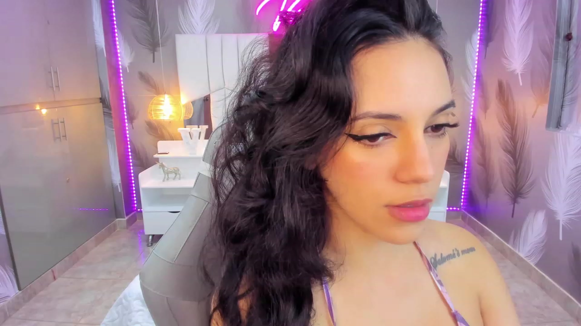 Gallery image thumbnail from SkinnyVeronik's myfreecams stream on, 02/07/2023, 12:42 image 3 of 20