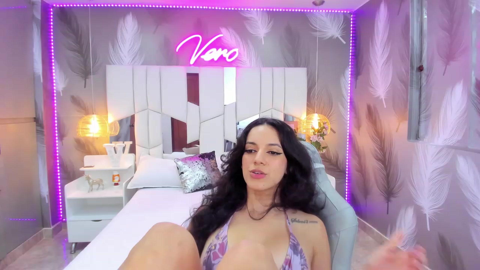 Gallery image thumbnail from SkinnyVeronik's myfreecams stream on, 02/07/2023, 14:17 image 17 of 20