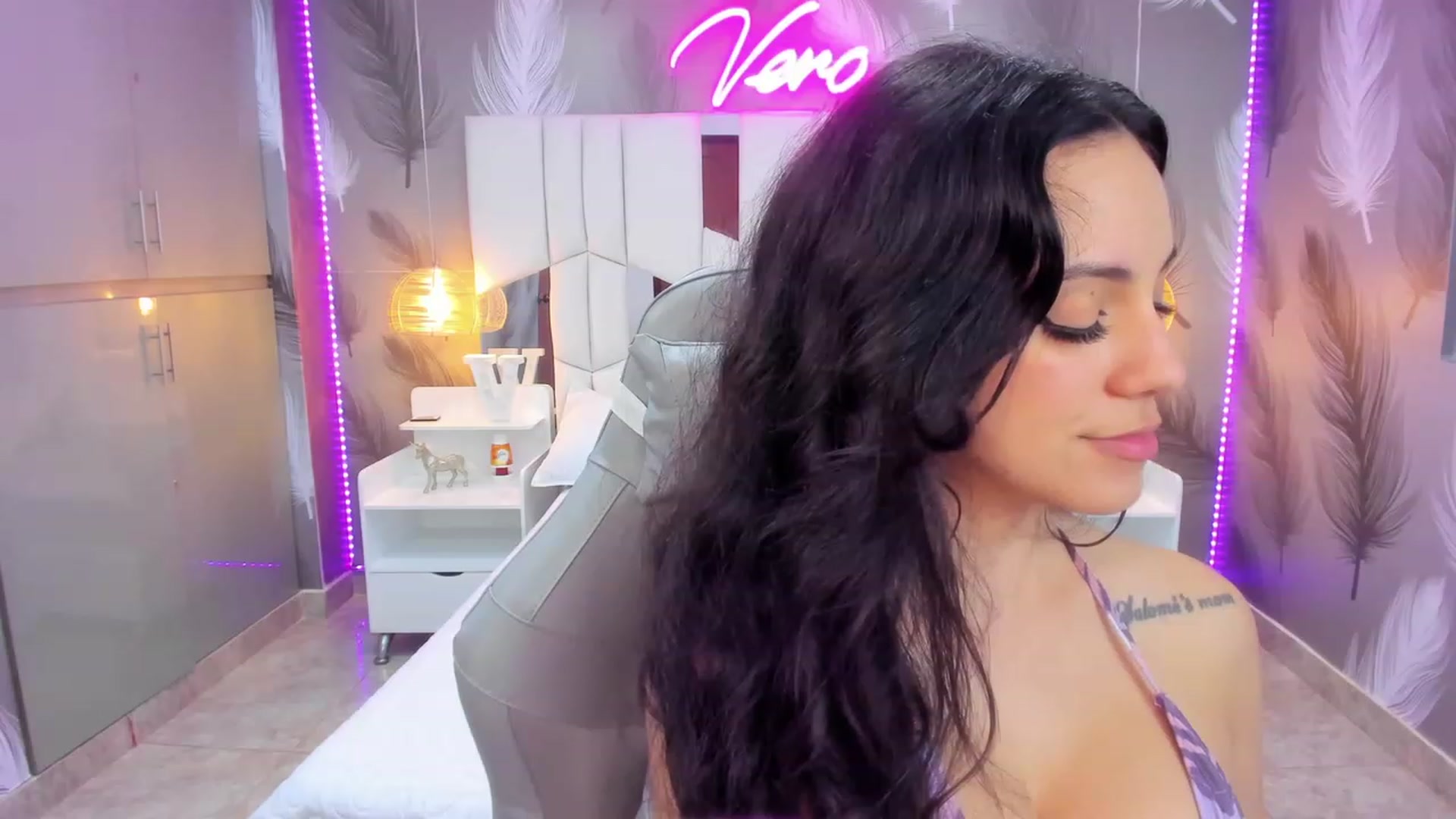 Gallery image thumbnail from SkinnyVeronik's myfreecams stream on, 02/07/2023, 14:17 image 14 of 20