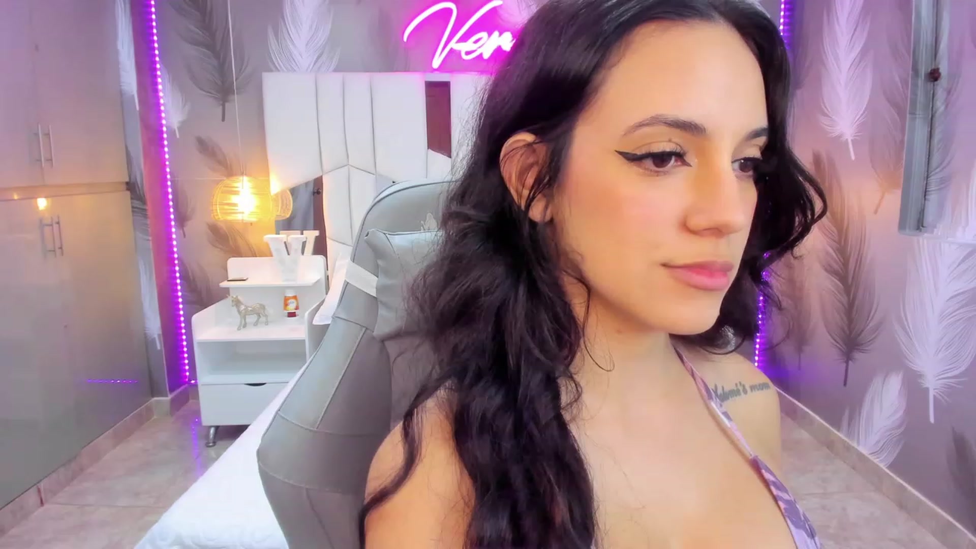Gallery image thumbnail from SkinnyVeronik's myfreecams stream on, 02/07/2023, 14:17 image 10 of 20