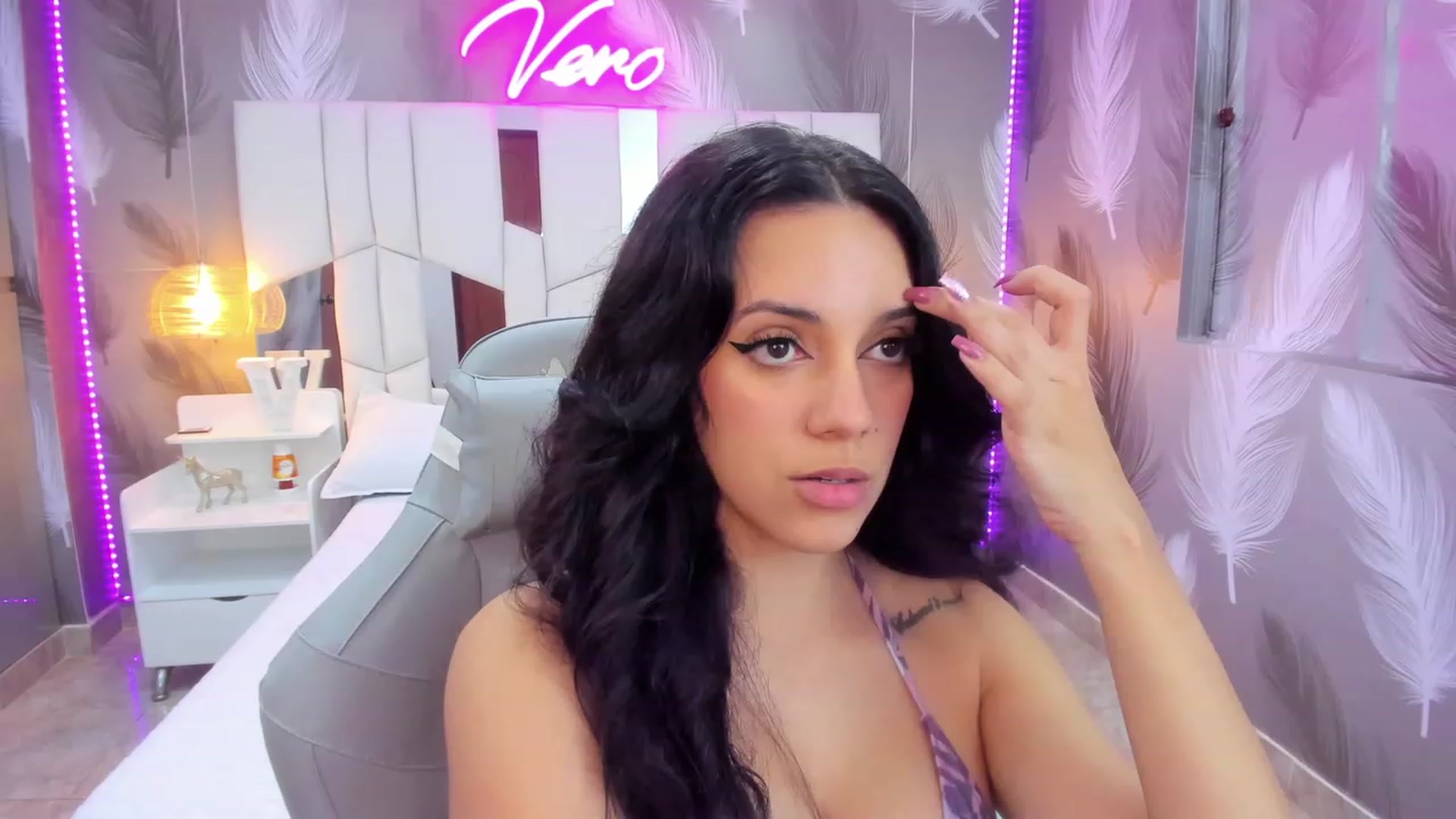 Gallery image thumbnail from SkinnyVeronik's myfreecams stream on, 02/07/2023, 15:16 image 11 of 20