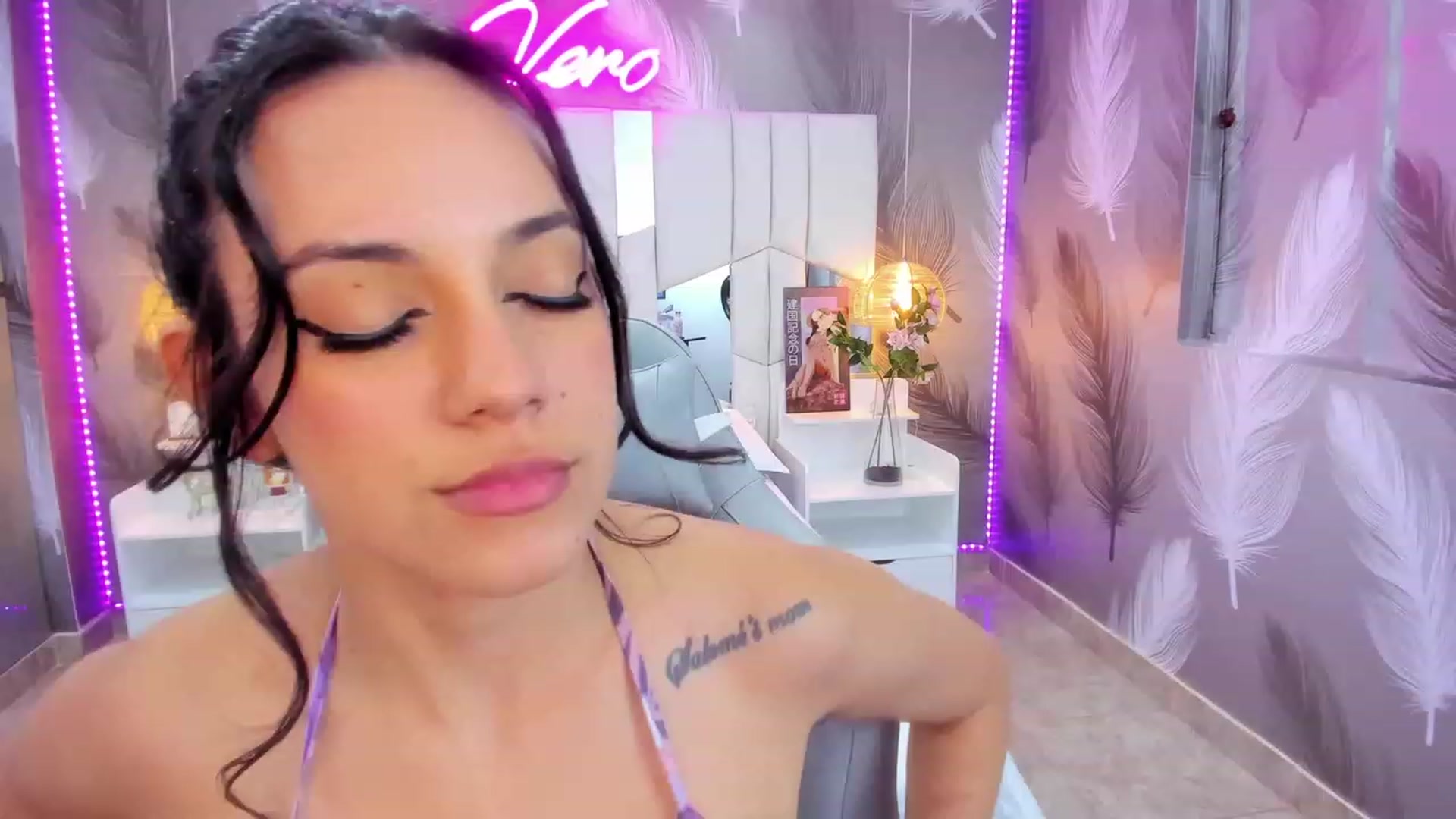 Gallery image thumbnail from SkinnyVeronik's myfreecams stream on, 02/07/2023, 15:16 image 1 of 20