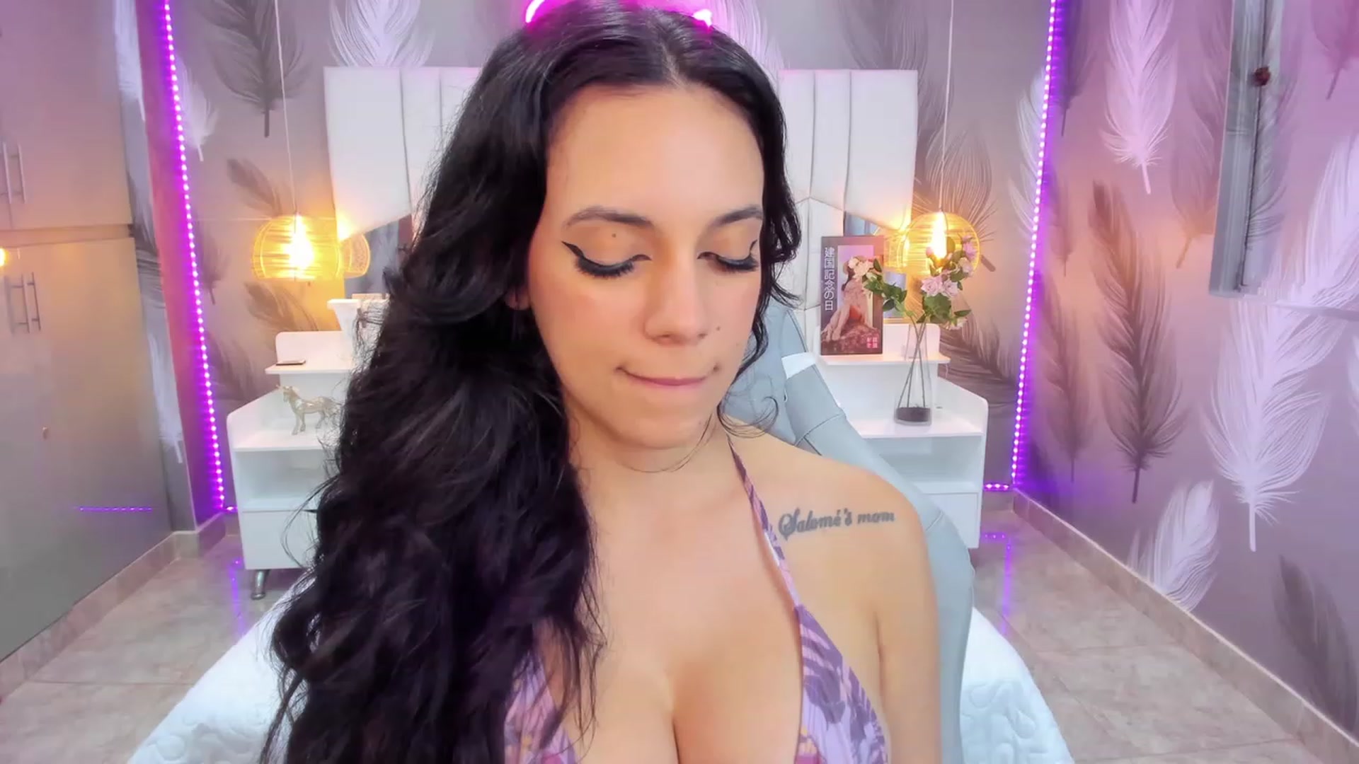 Gallery image thumbnail from SkinnyVeronik's myfreecams stream on, 02/07/2023, 15:16 image 20 of 20