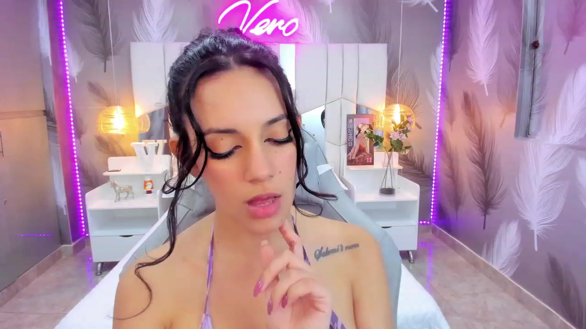 Gallery image thumbnail from SkinnyVeronik's myfreecams stream on, 02/07/2023, 15:16 image 2 of 20
