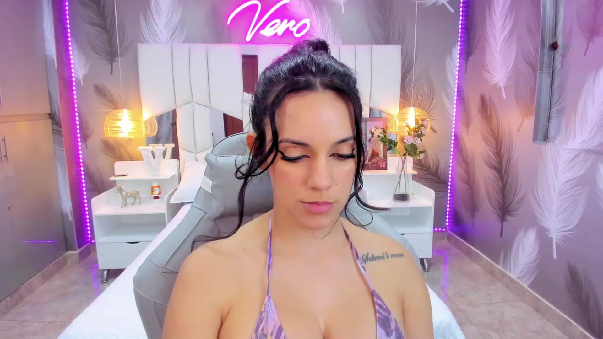 Gallery image thumbnail from SkinnyVeronik's myfreecams stream on, 02/07/2023, 15:16 image 4 of 20