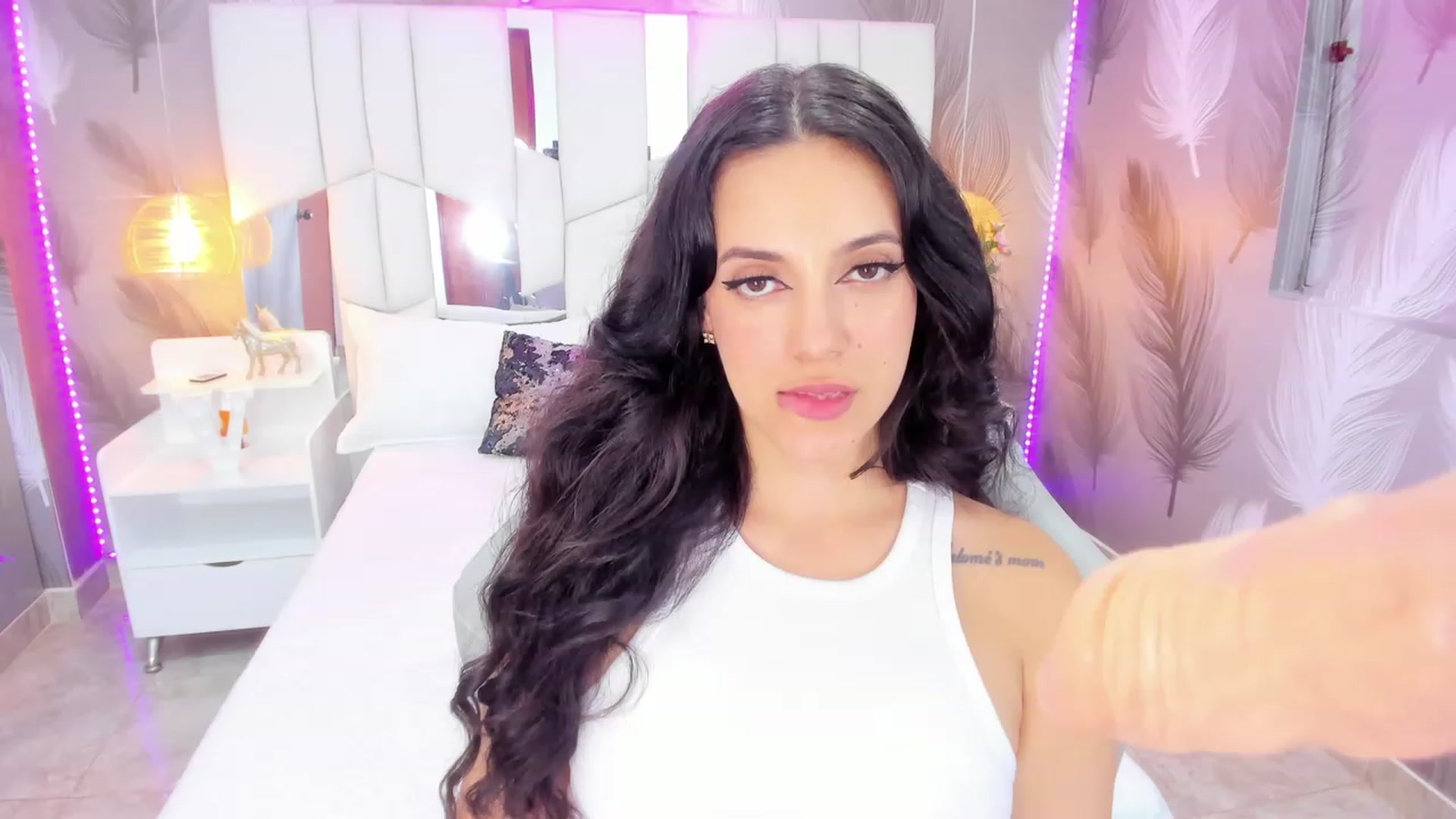 Gallery image thumbnail from SkinnyVeronik's myfreecams stream on, 02/09/2023, 15:43 image 12 of 20