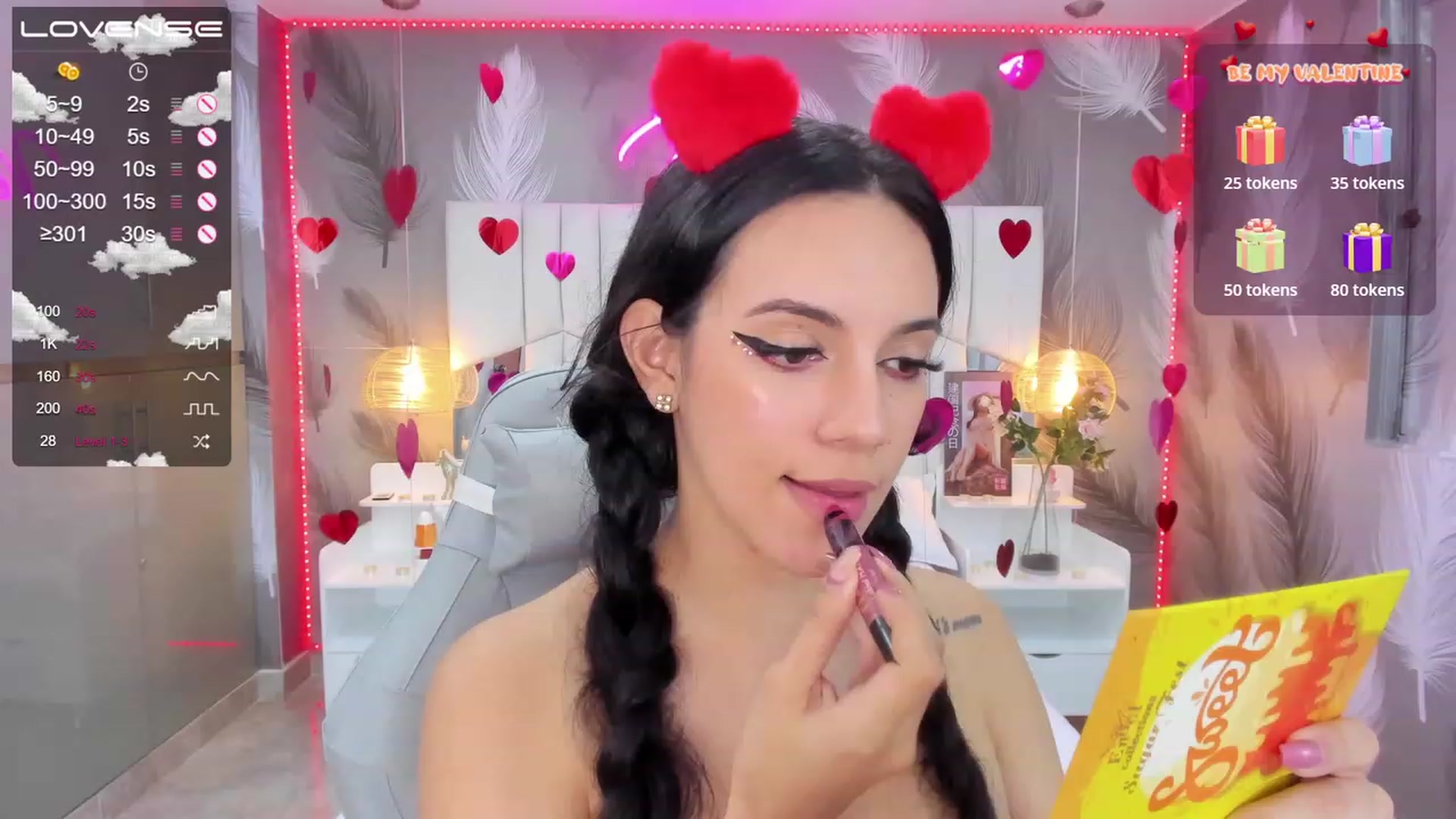 Gallery image thumbnail from SkinnyVeronik's myfreecams stream on, 02/13/2023, 14:44 image 14 of 20