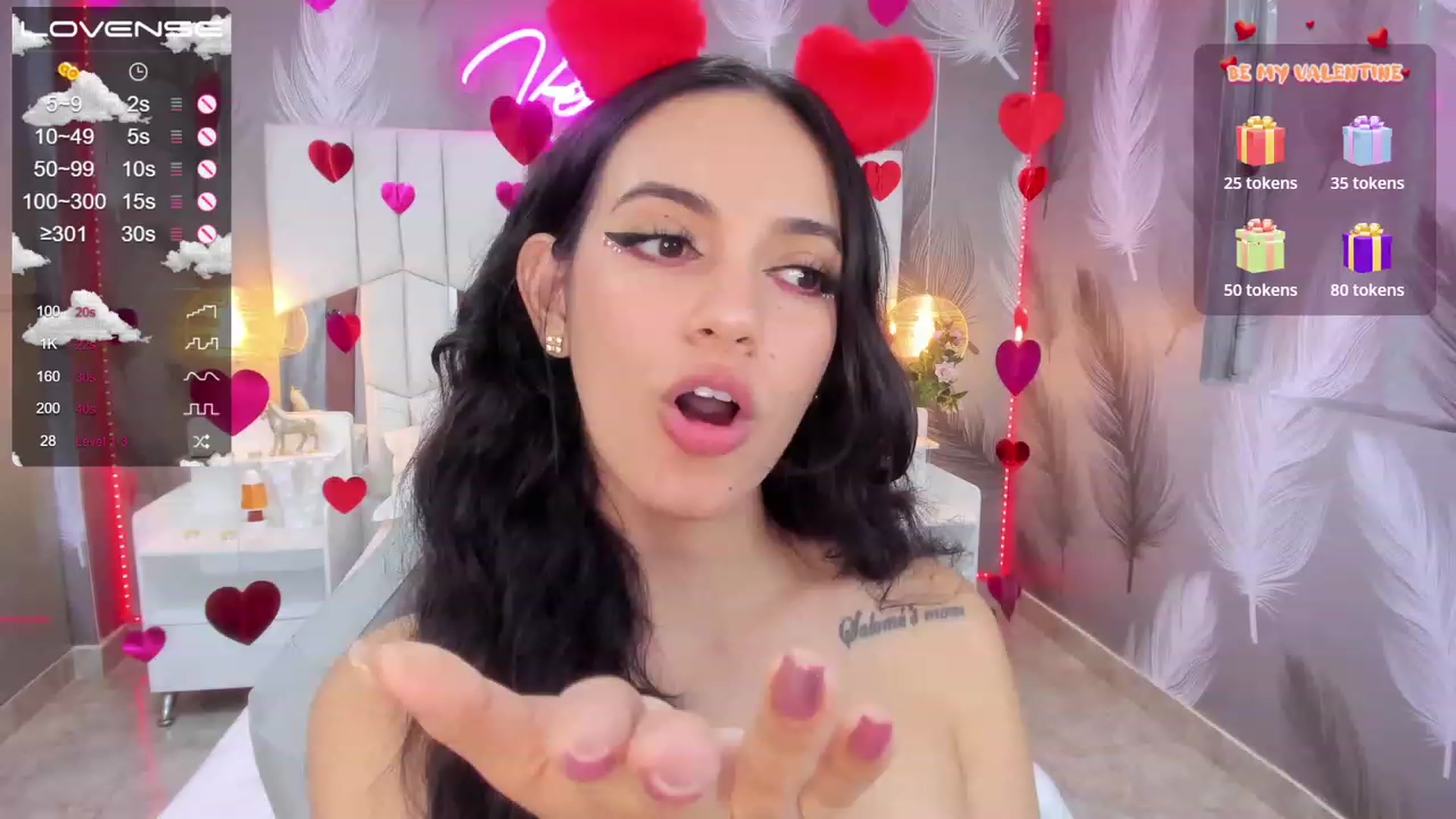 Gallery image thumbnail from SkinnyVeronik's myfreecams stream on, 02/13/2023, 14:44 image 19 of 20