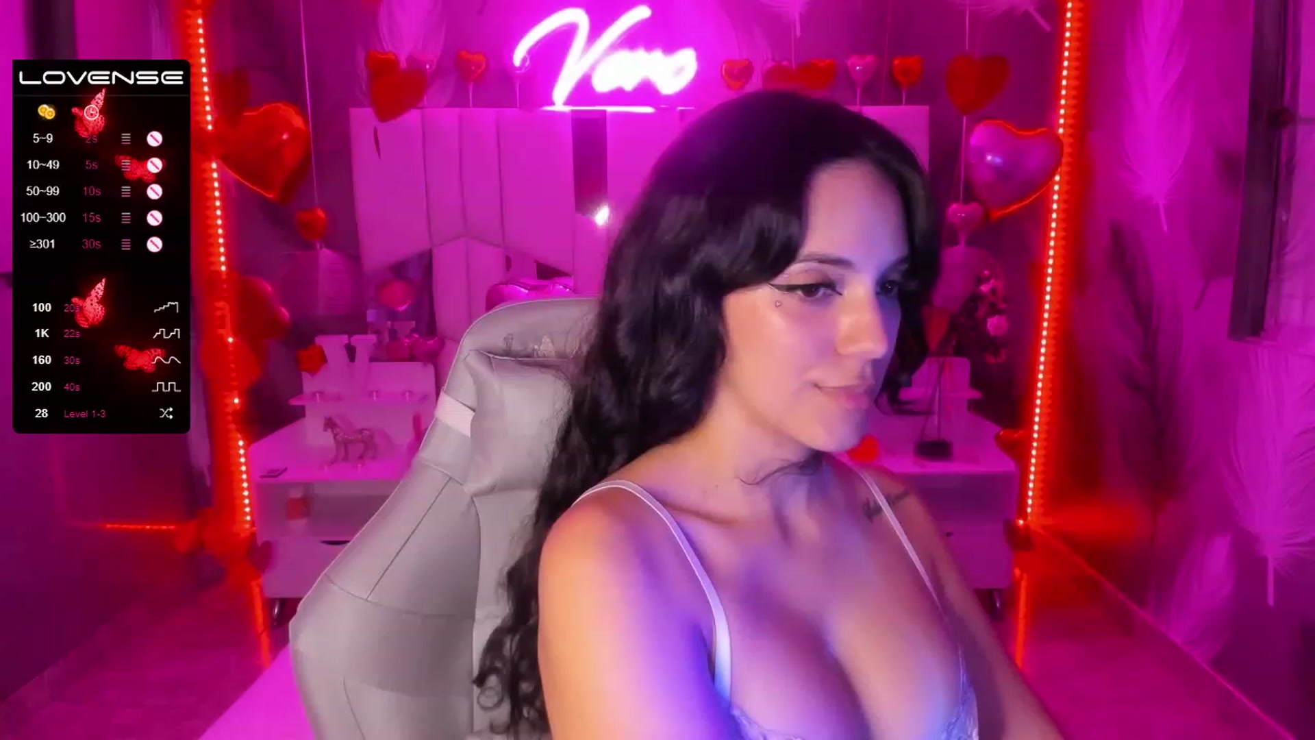 Gallery image thumbnail from SkinnyVeronik's myfreecams stream on, 02/14/2023, 16:32 image 15 of 20