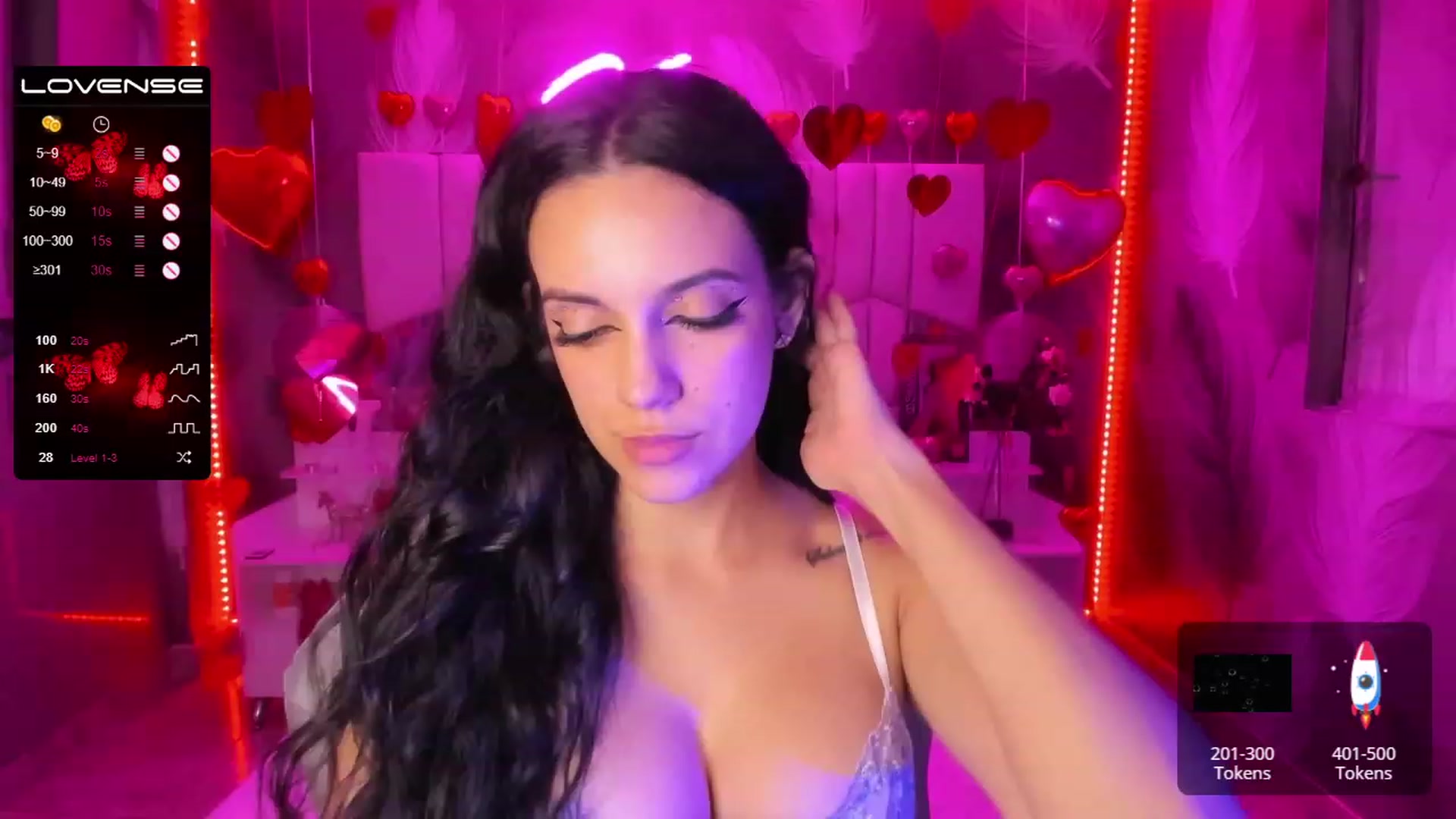 Gallery image thumbnail from SkinnyVeronik's myfreecams stream on, 02/14/2023, 16:32 image 12 of 20