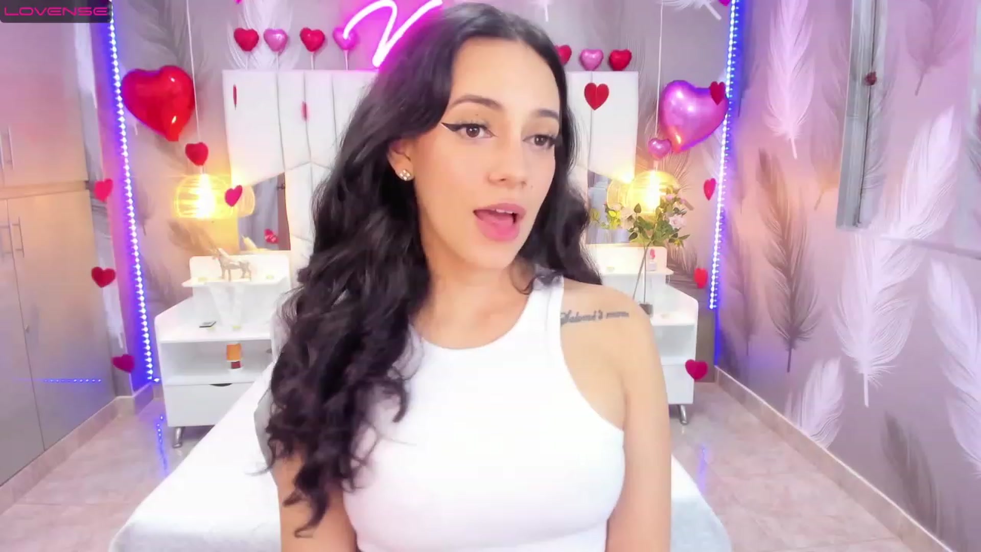 Gallery image thumbnail from SkinnyVeronik's myfreecams stream on, 02/15/2023, 12:25 image 6 of 20