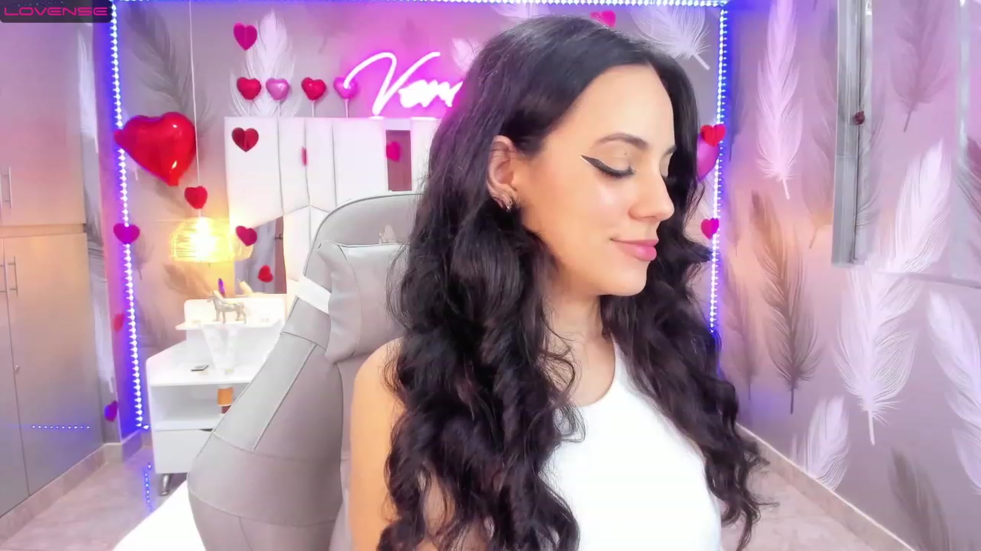 Gallery image thumbnail from SkinnyVeronik's myfreecams stream on, 02/15/2023, 12:25 image 4 of 20