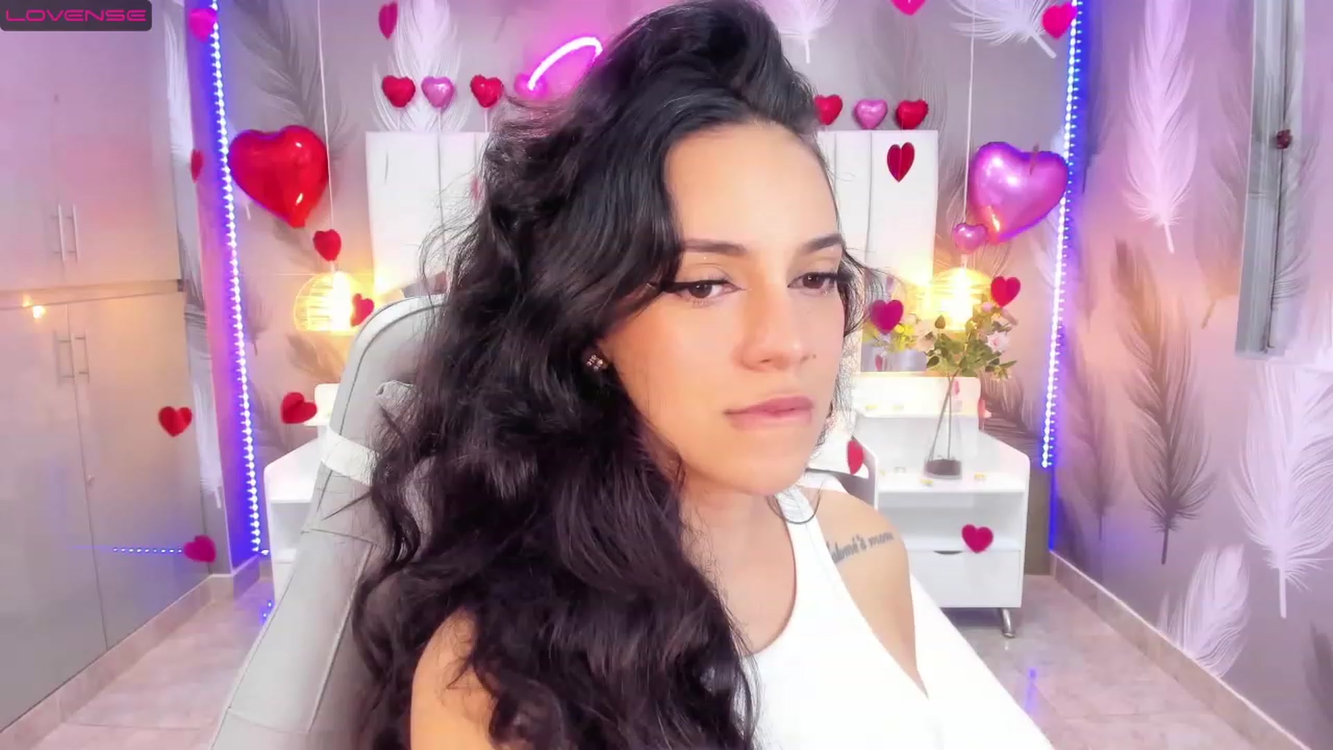 Gallery image thumbnail from SkinnyVeronik's myfreecams stream on, 02/15/2023, 12:25 image 14 of 20