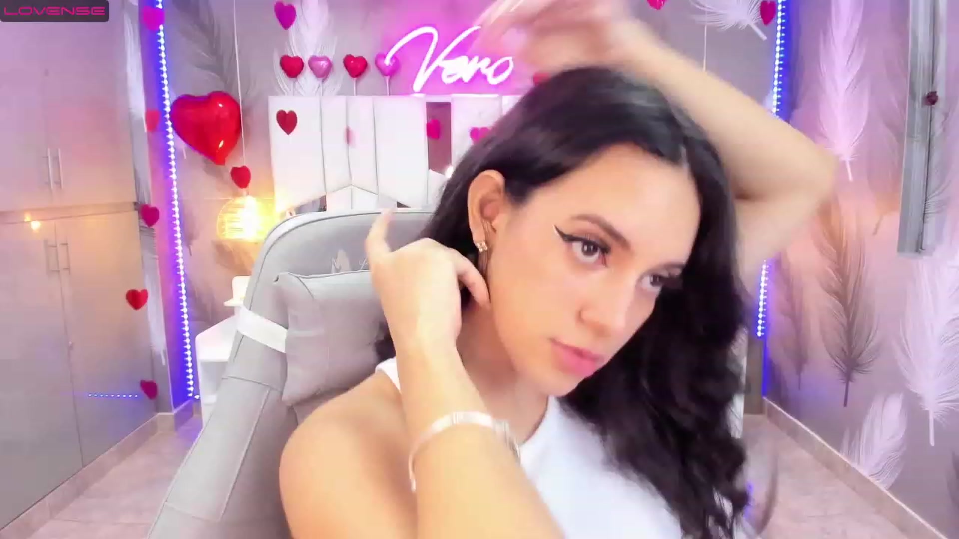 Gallery image thumbnail from SkinnyVeronik's myfreecams stream on, 02/15/2023, 12:25 image 13 of 20