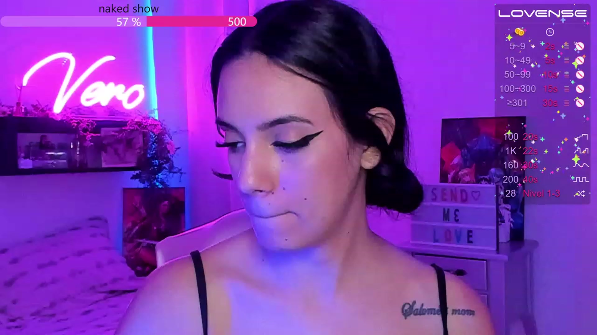 Gallery image thumbnail from SkinnyVeronik's myfreecams stream on, 03/28/2023, 17:17 image 18 of 20