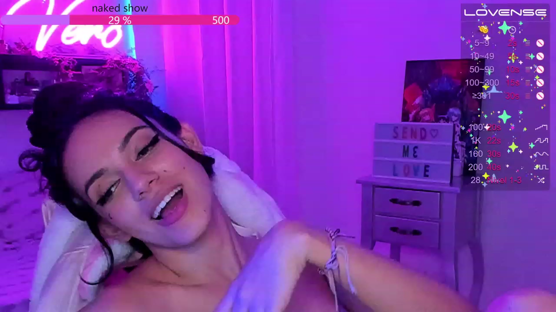 Gallery image thumbnail from SkinnyVeronik's myfreecams stream on, 03/28/2023, 17:17 image 7 of 20