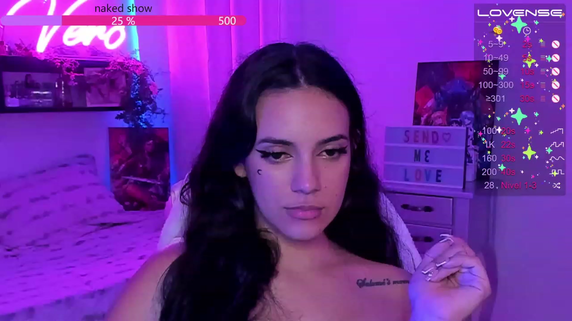 Gallery image thumbnail from SkinnyVeronik's myfreecams stream on, 03/28/2023, 17:17 image 3 of 20