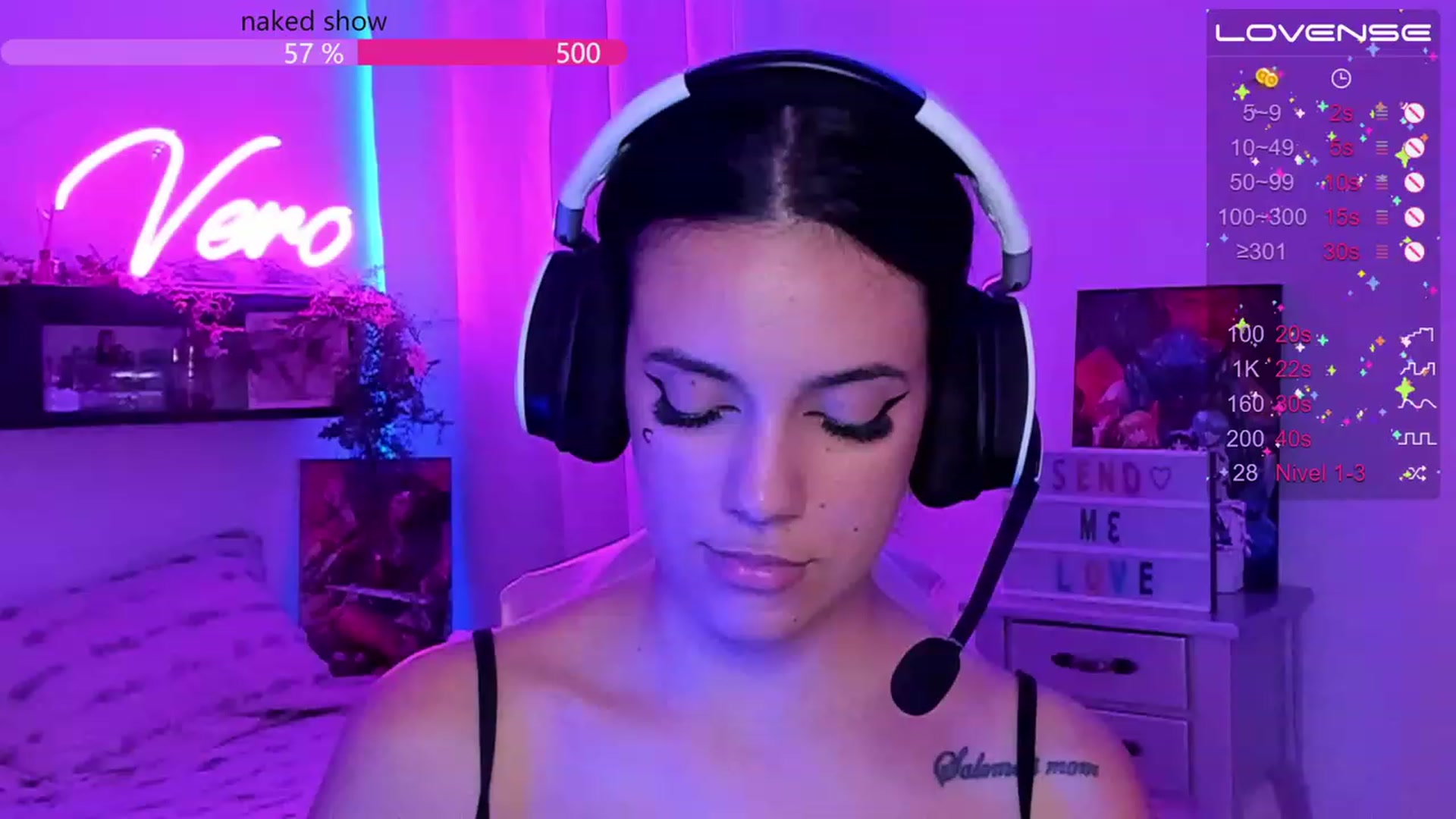 Gallery image thumbnail from SkinnyVeronik's myfreecams stream on, 03/28/2023, 17:17 image 20 of 20