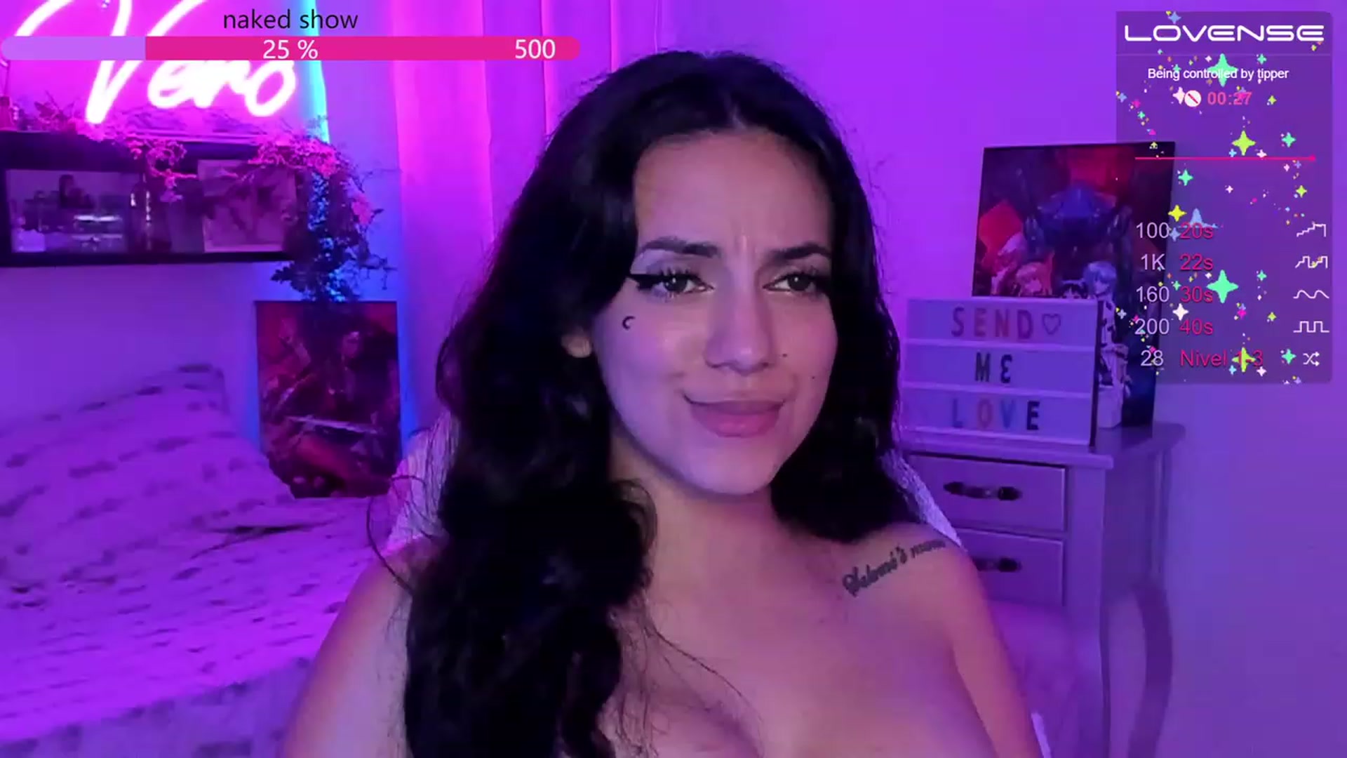 Gallery image thumbnail from SkinnyVeronik's myfreecams stream on, 03/28/2023, 17:17 image 1 of 20