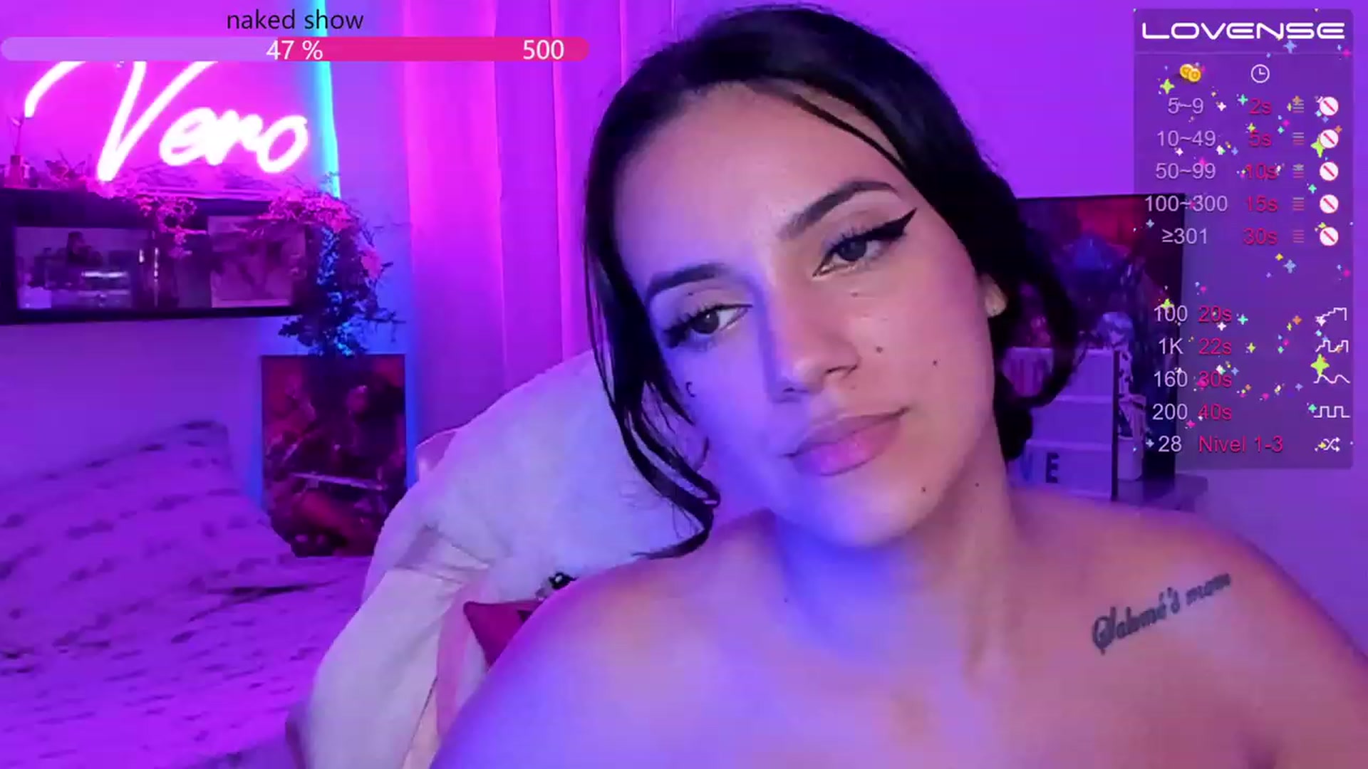 Gallery image thumbnail from SkinnyVeronik's myfreecams stream on, 03/28/2023, 17:17 image 14 of 20