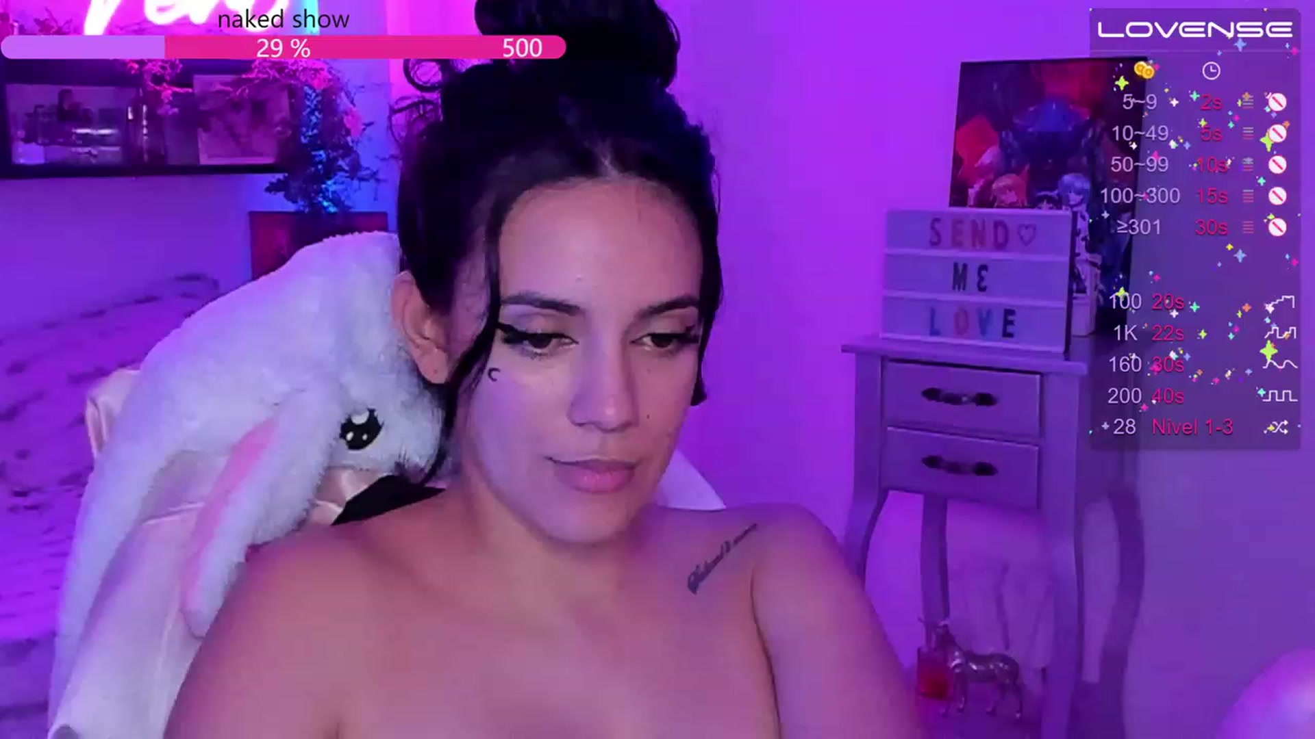 Gallery image thumbnail from SkinnyVeronik's myfreecams stream on, 03/28/2023, 17:17 image 8 of 20
