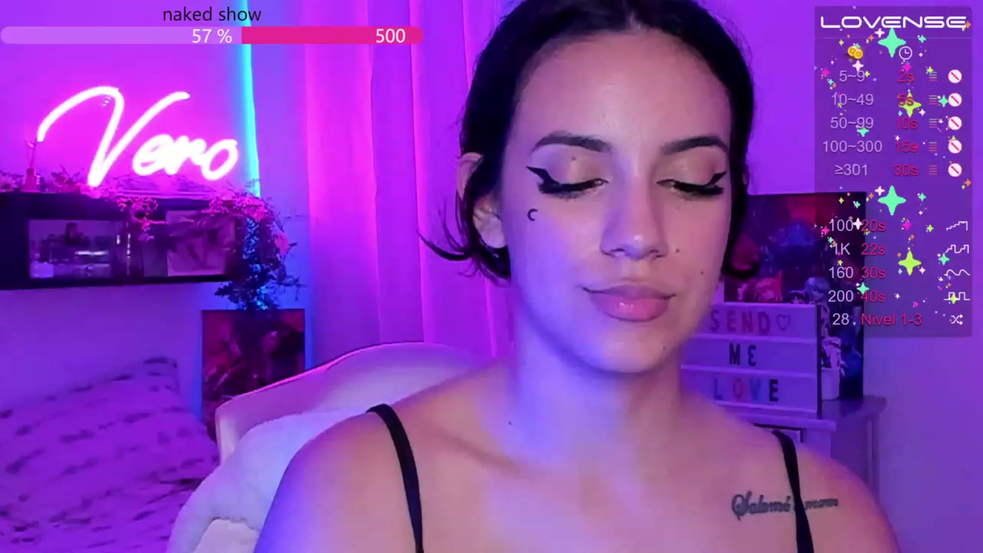 Gallery image thumbnail from SkinnyVeronik's myfreecams stream on, 03/28/2023, 17:17 image 17 of 20