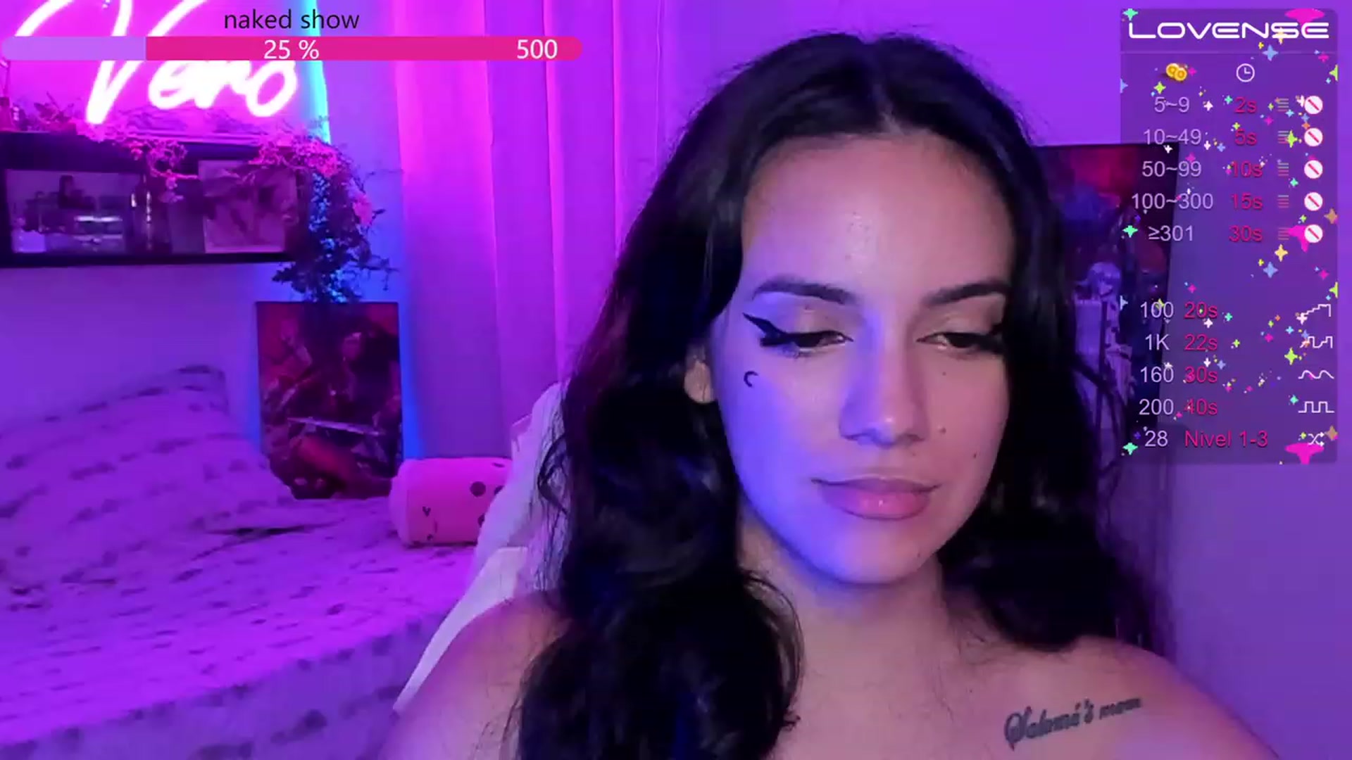 Gallery image thumbnail from SkinnyVeronik's myfreecams stream on, 03/28/2023, 17:17 image 2 of 20