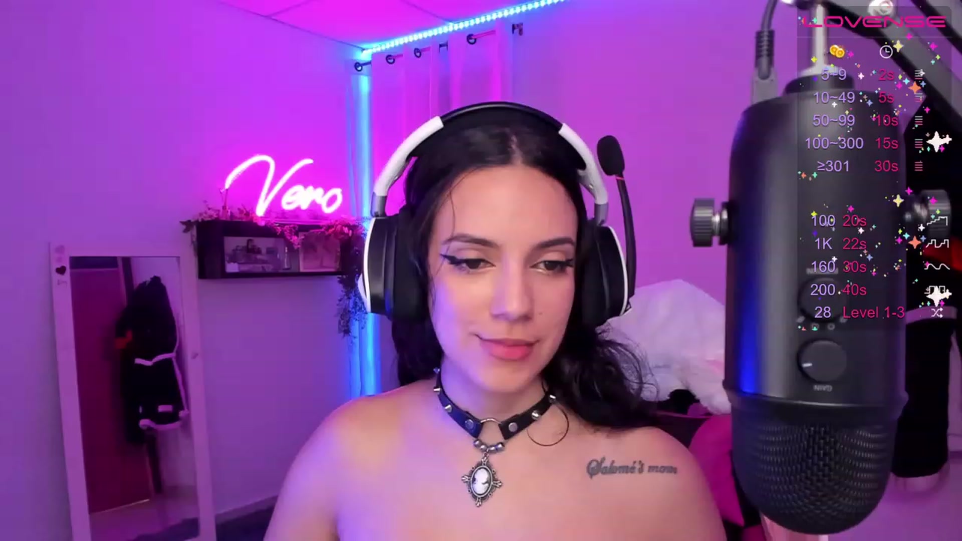 Gallery image thumbnail from SkinnyVeronik's myfreecams stream on, 04/25/2023, 13:52 image 5 of 20