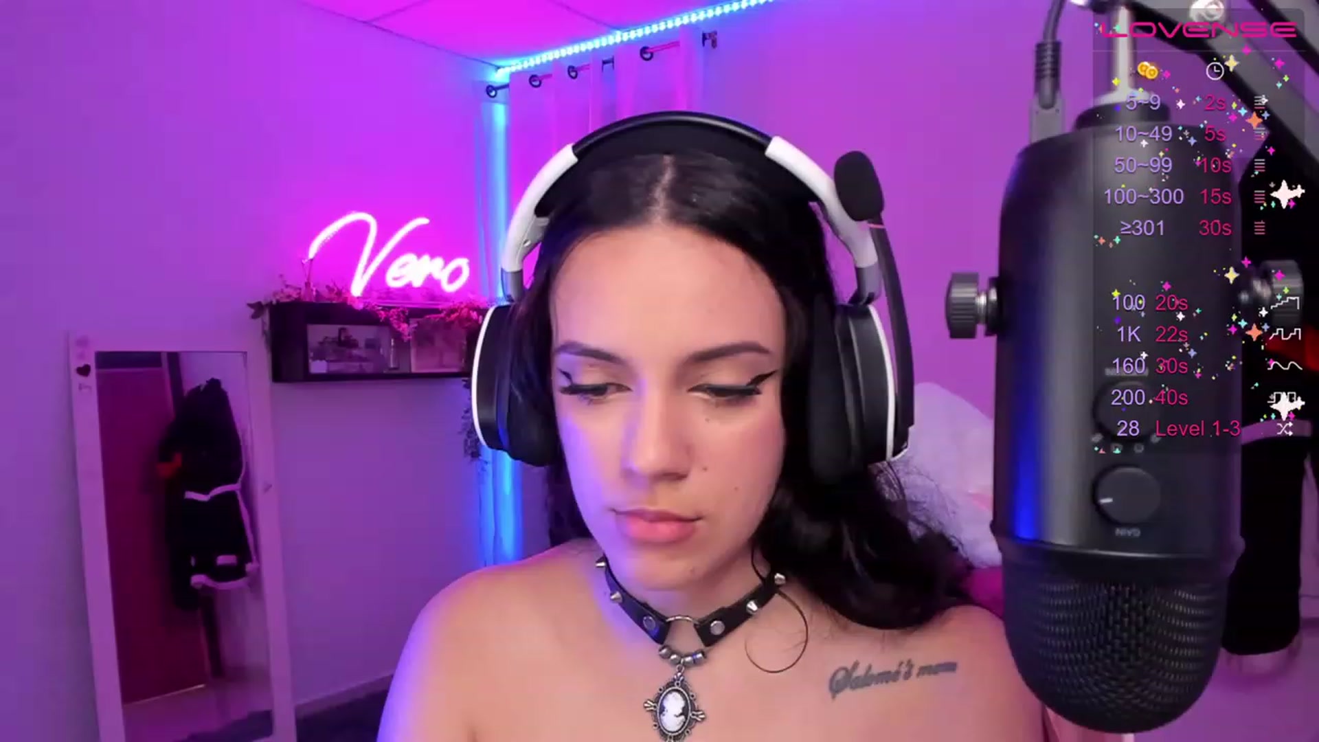 Gallery image thumbnail from SkinnyVeronik's myfreecams stream on, 04/25/2023, 13:52 image 8 of 20