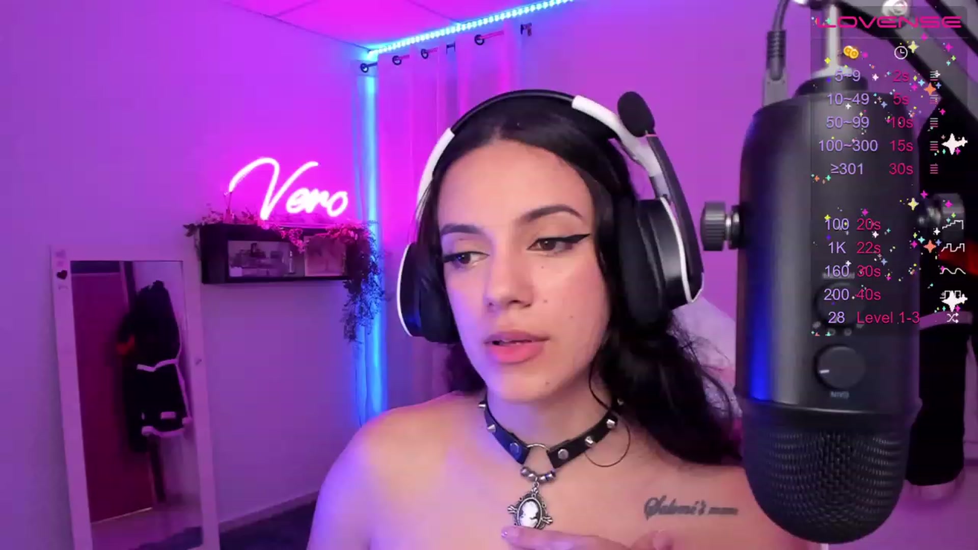 Gallery image thumbnail from SkinnyVeronik's myfreecams stream on, 04/25/2023, 13:52 image 12 of 20