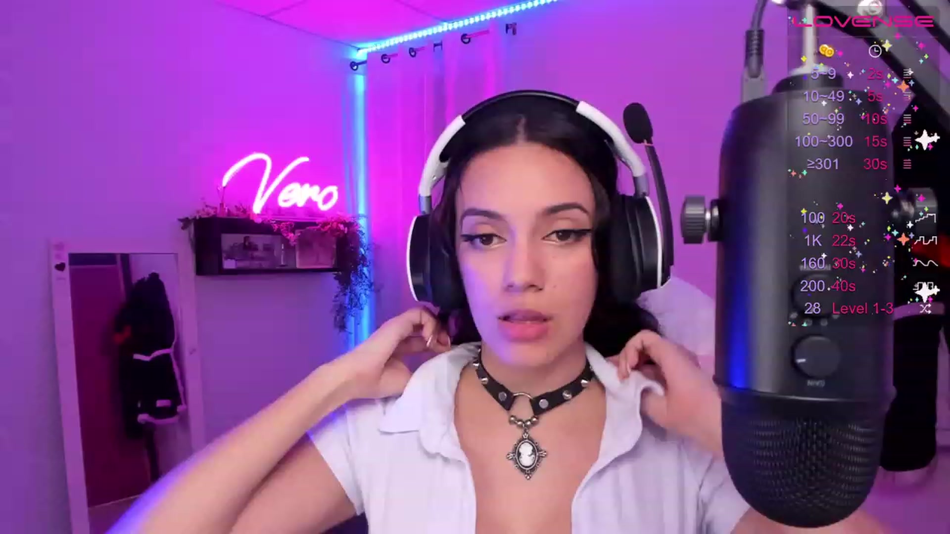 Gallery image thumbnail from SkinnyVeronik's myfreecams stream on, 04/25/2023, 13:52 image 14 of 20