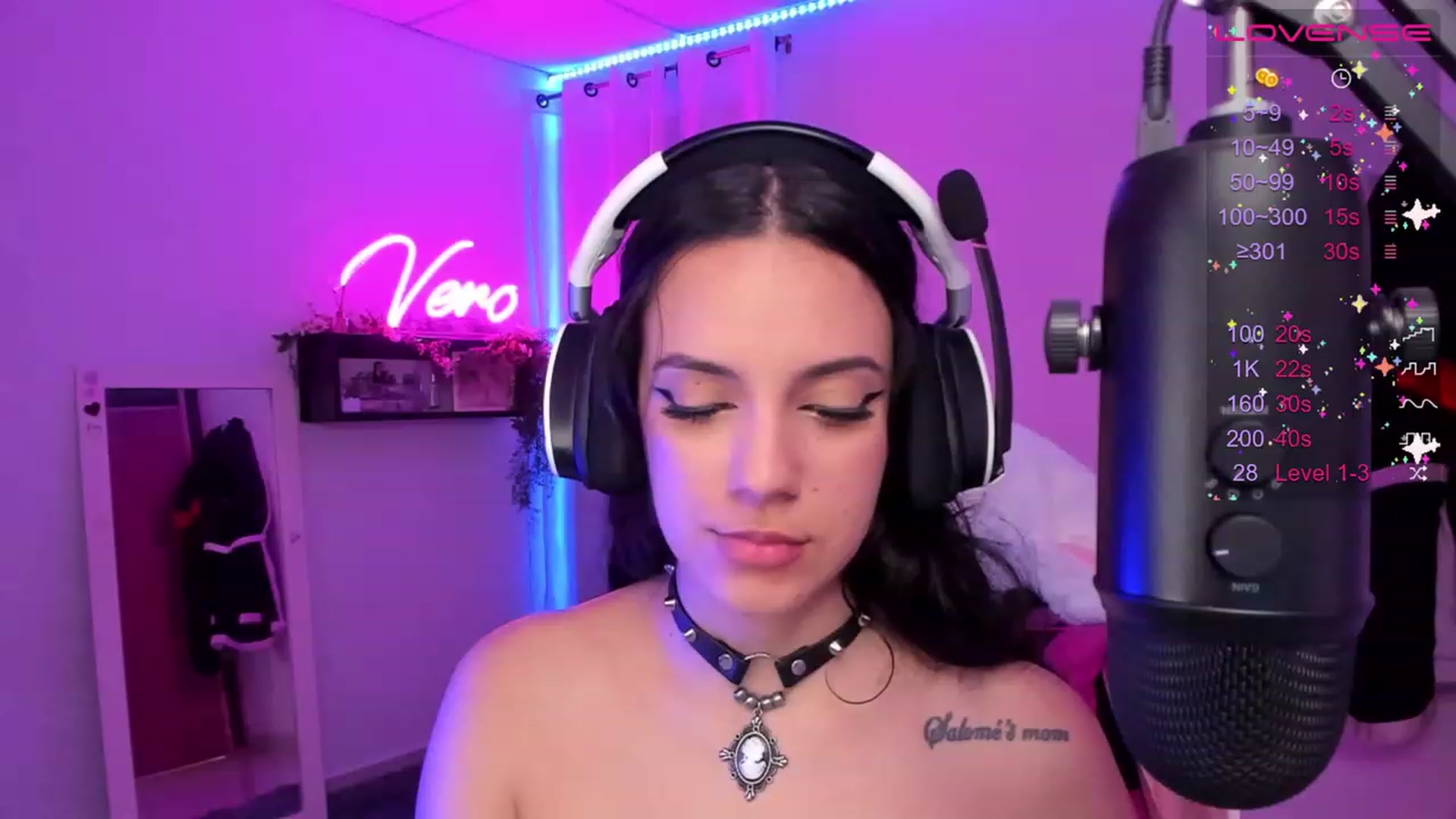 Gallery image thumbnail from SkinnyVeronik's myfreecams stream on, 04/25/2023, 13:52 image 3 of 20