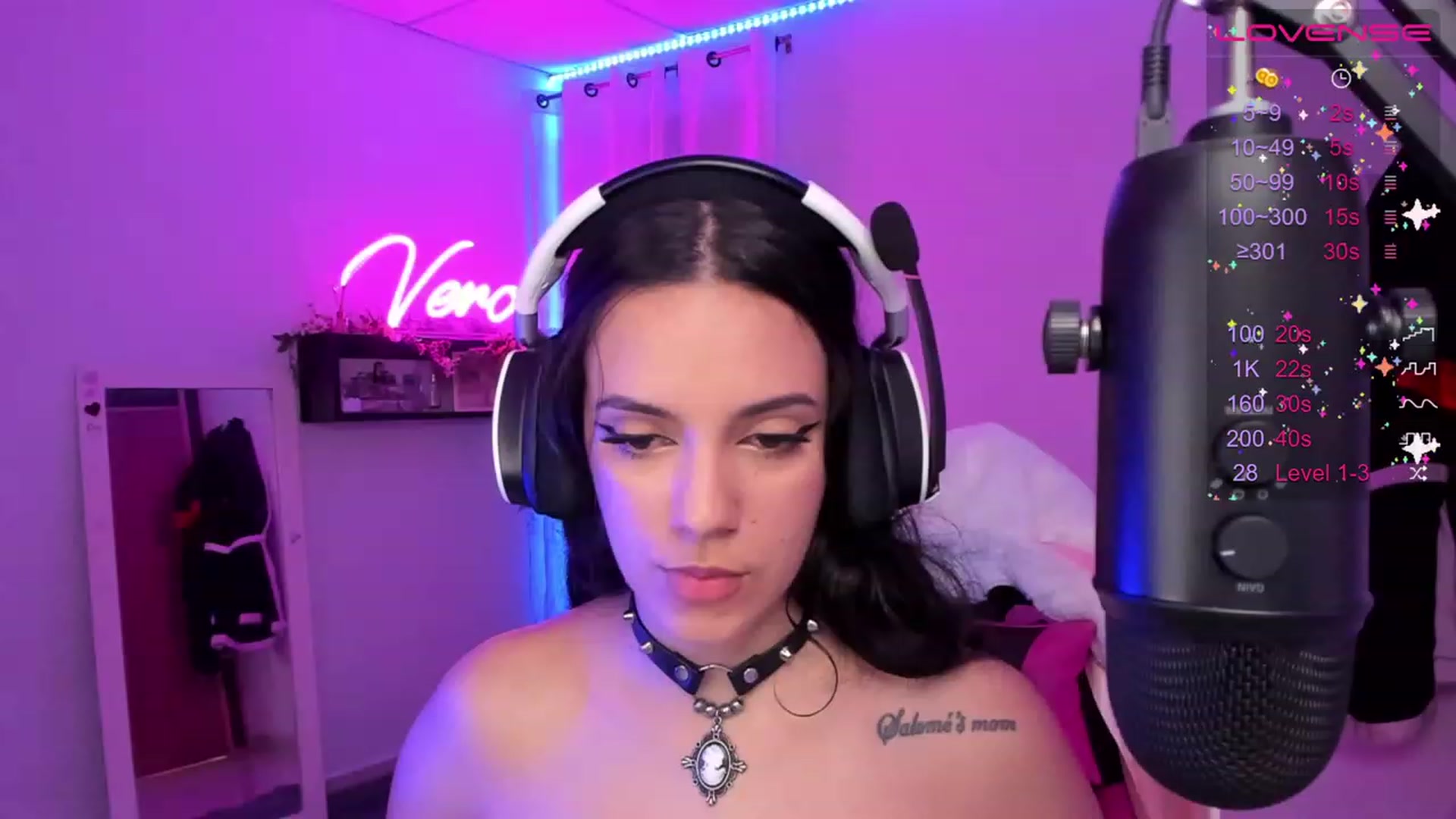 Gallery image thumbnail from SkinnyVeronik's myfreecams stream on, 04/25/2023, 13:52 image 10 of 20