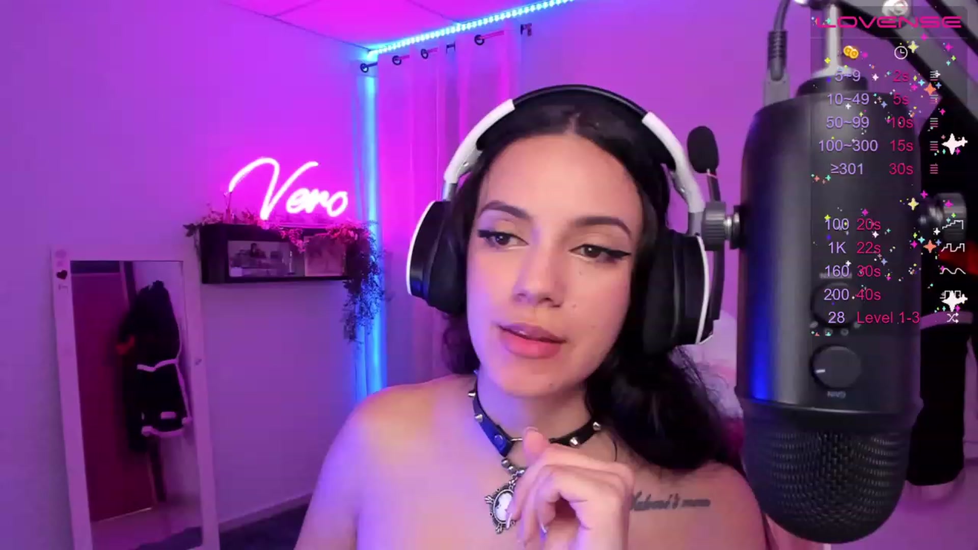 Gallery image thumbnail from SkinnyVeronik's myfreecams stream on, 04/25/2023, 13:52 image 4 of 20