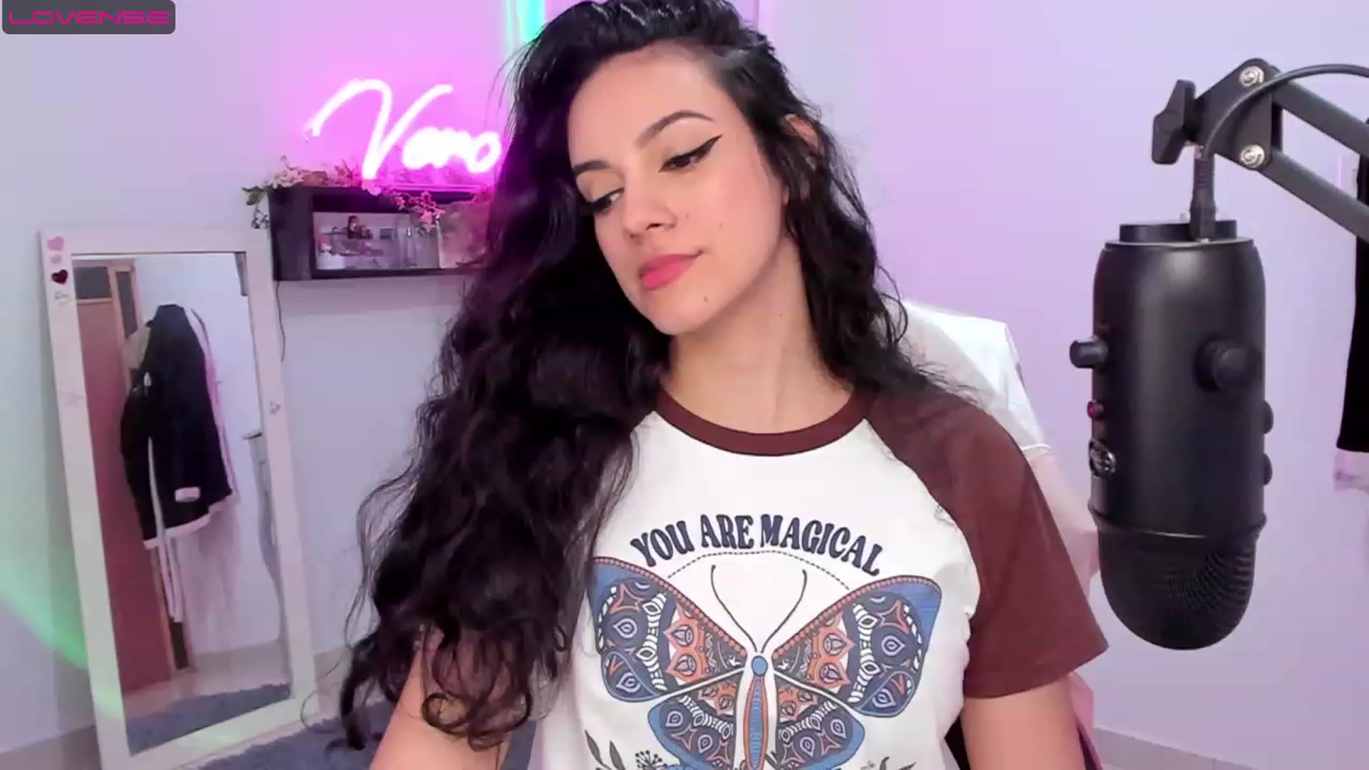Gallery image thumbnail from SkinnyVeronik's myfreecams stream on, 04/29/2023, 16:01 image 4 of 20