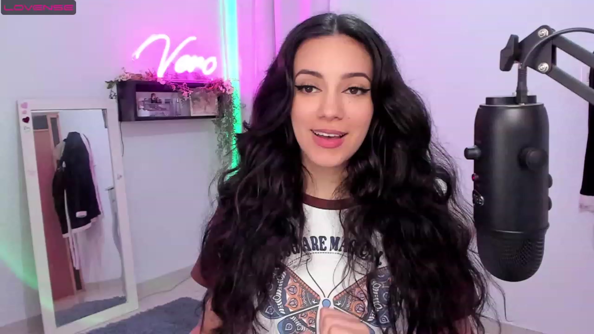 Gallery image thumbnail from SkinnyVeronik's myfreecams stream on, 04/29/2023, 16:01 image 13 of 20