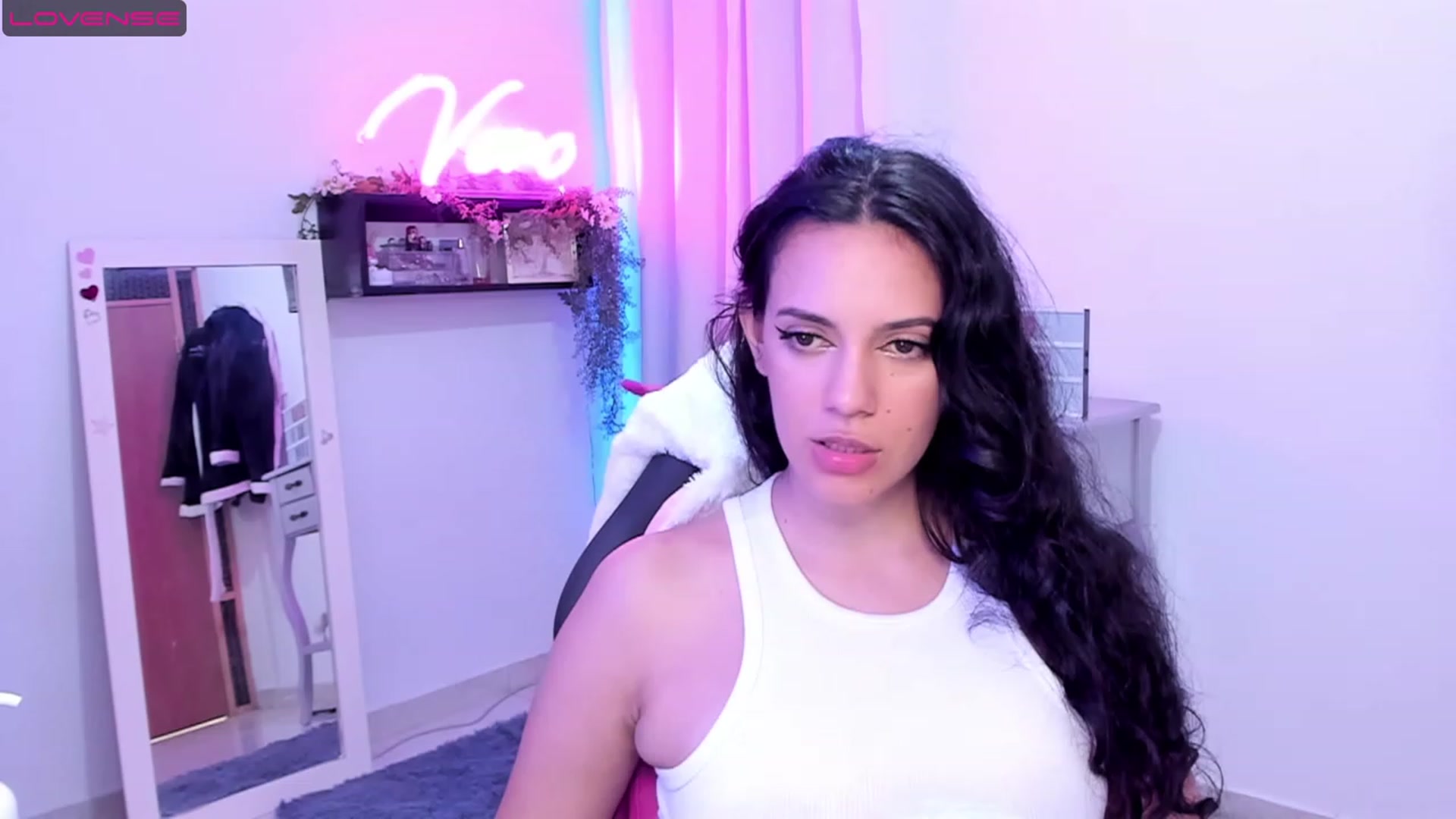 Gallery image thumbnail from SkinnyVeronik's myfreecams stream on, 05/11/2023, 16:38 image 19 of 20