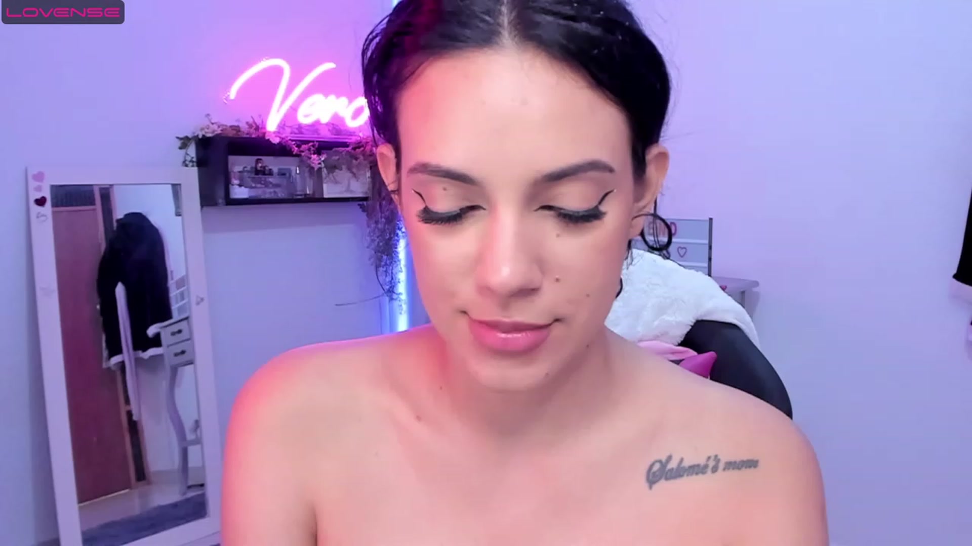 Gallery image thumbnail from SkinnyVeronik's myfreecams stream on, 05/13/2023, 14:58 image 19 of 20