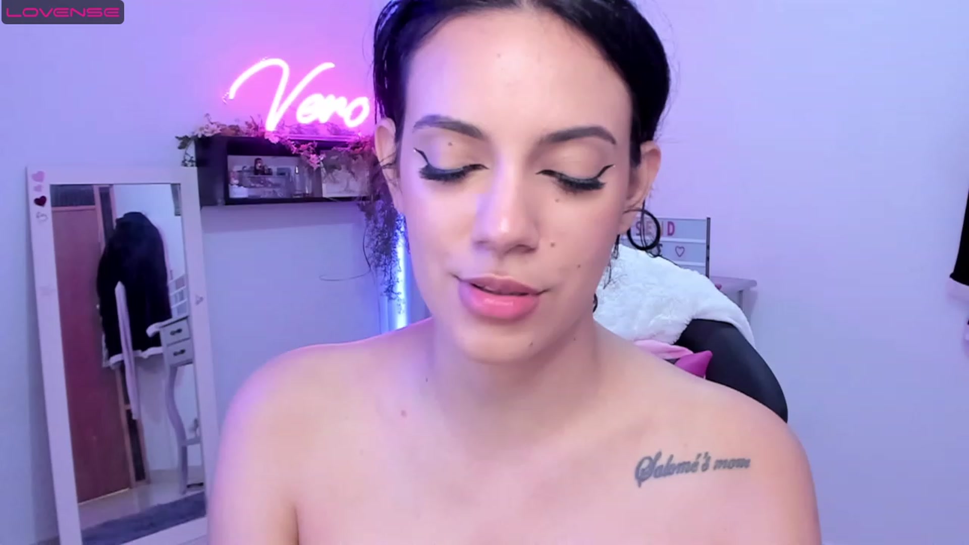 Gallery image thumbnail from SkinnyVeronik's myfreecams stream on, 05/13/2023, 14:58 image 18 of 20