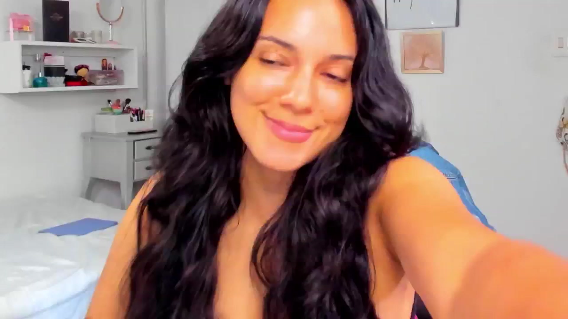 Gallery image thumbnail from SkinnyVeronik's myfreecams stream on, 06/23/2024, 16:54 image 1 of 20