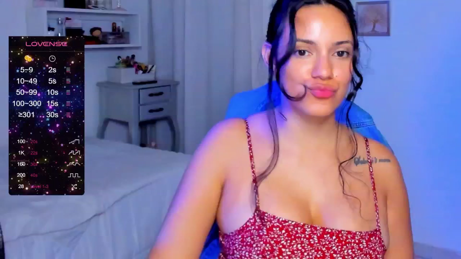 Gallery image thumbnail from SkinnyVeronik's myfreecams stream on, 06/24/2024, 03:37 image 8 of 20